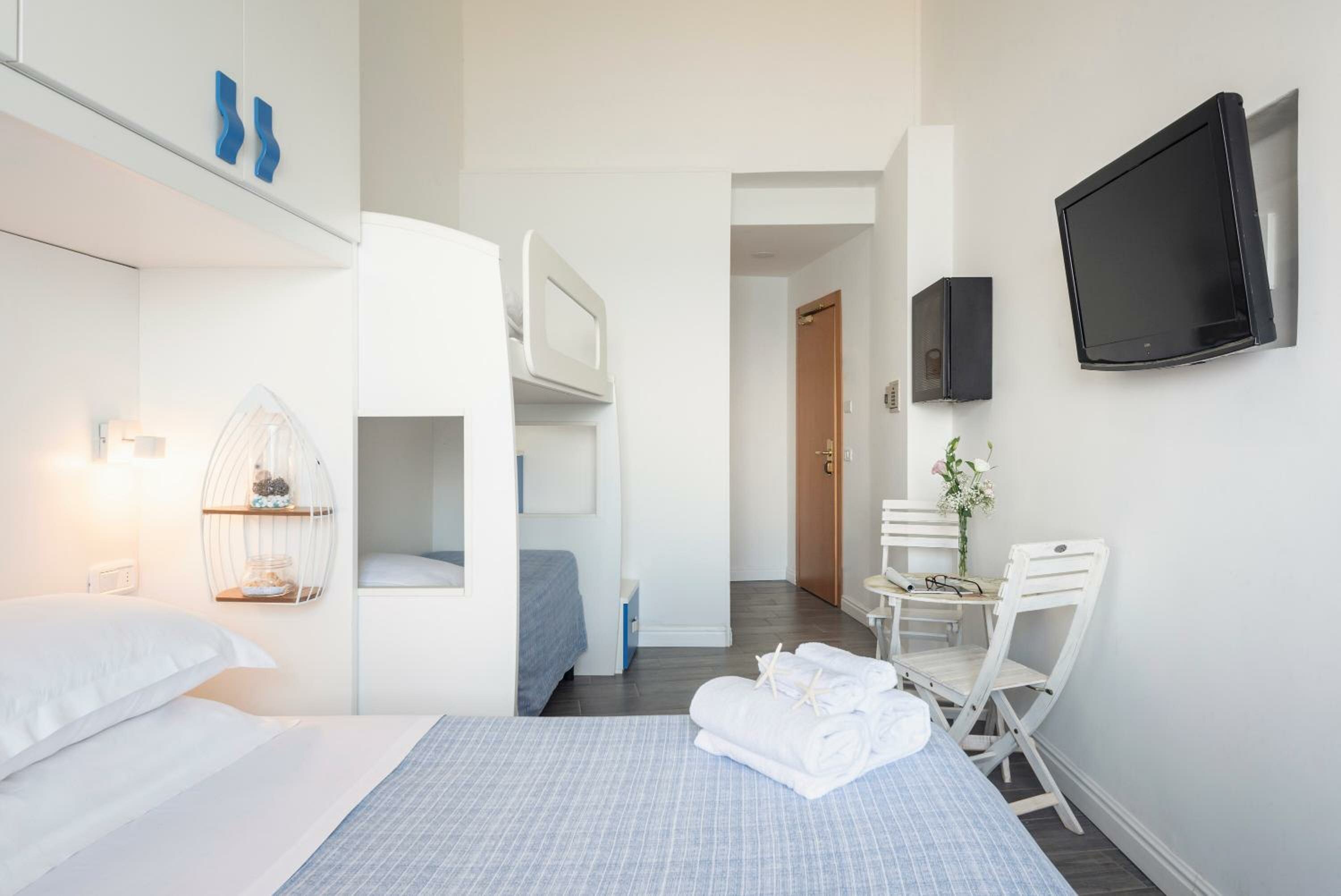 Family Room with Sea View