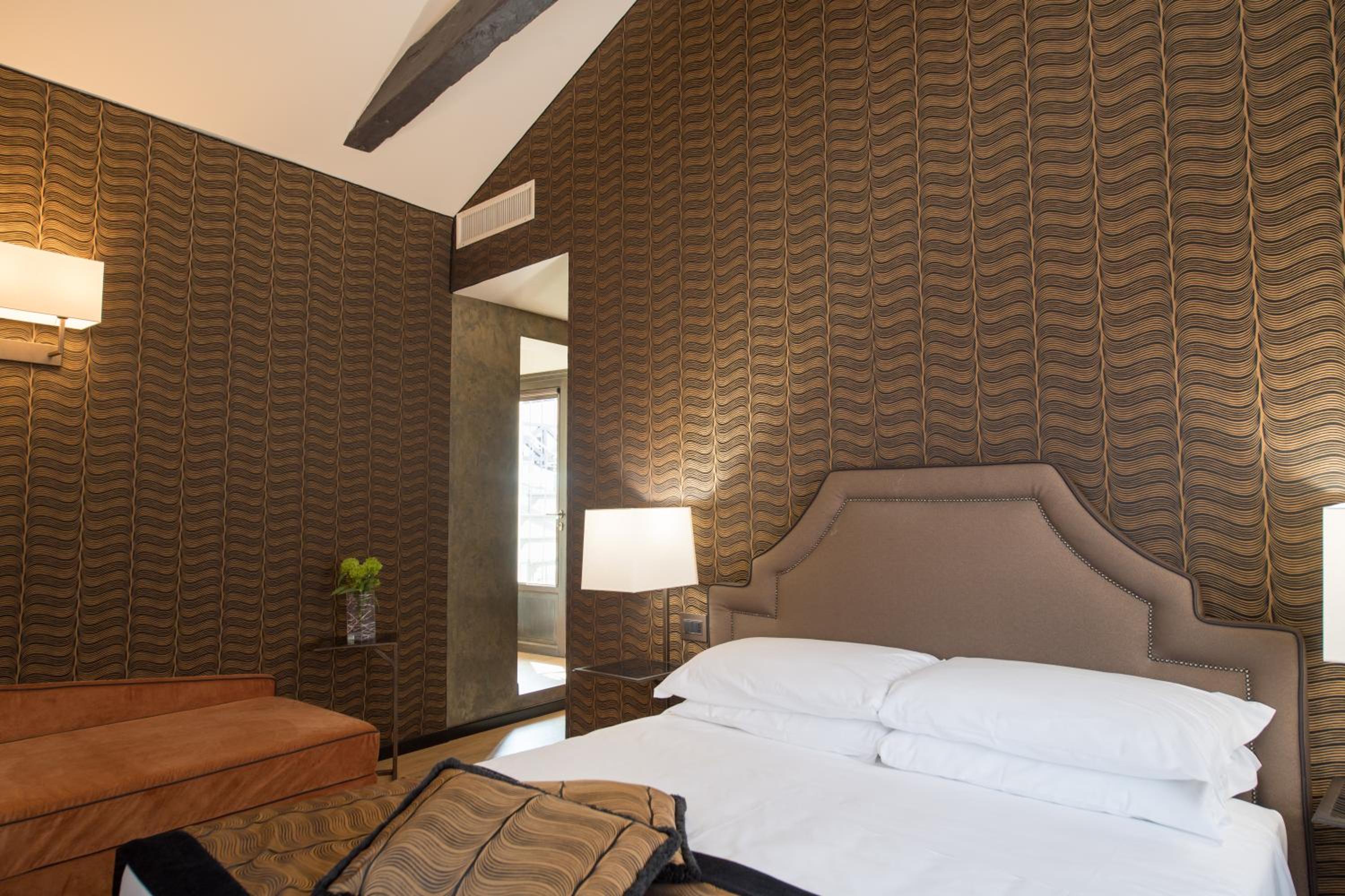 Charming Double Room with Street View and Altana