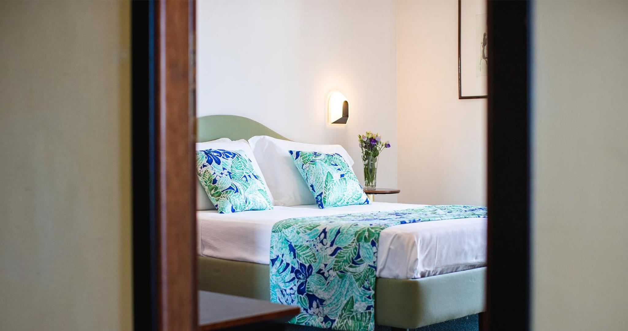 Deluxe Double Room with Balcony and Sea View