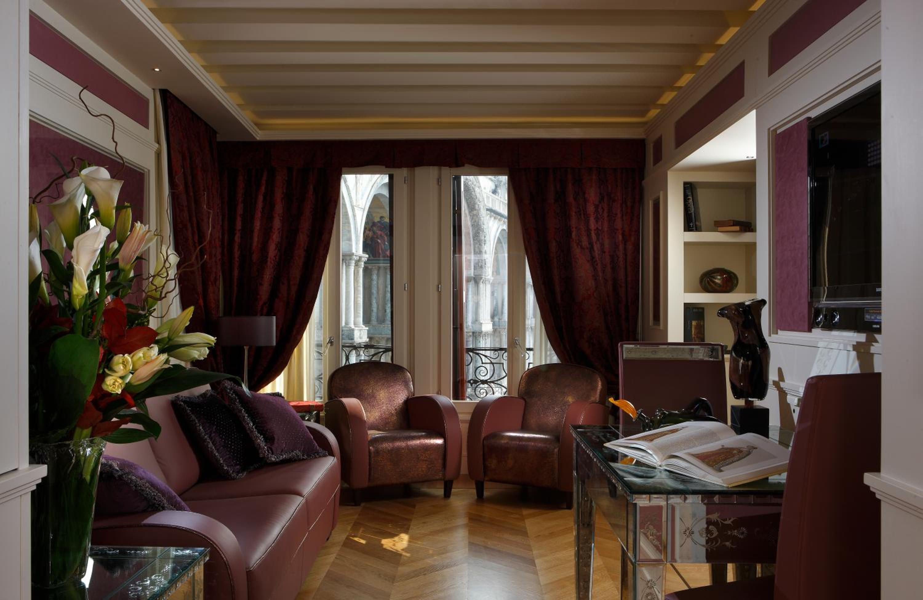 Two-Bedroom Suite San Marco Square View