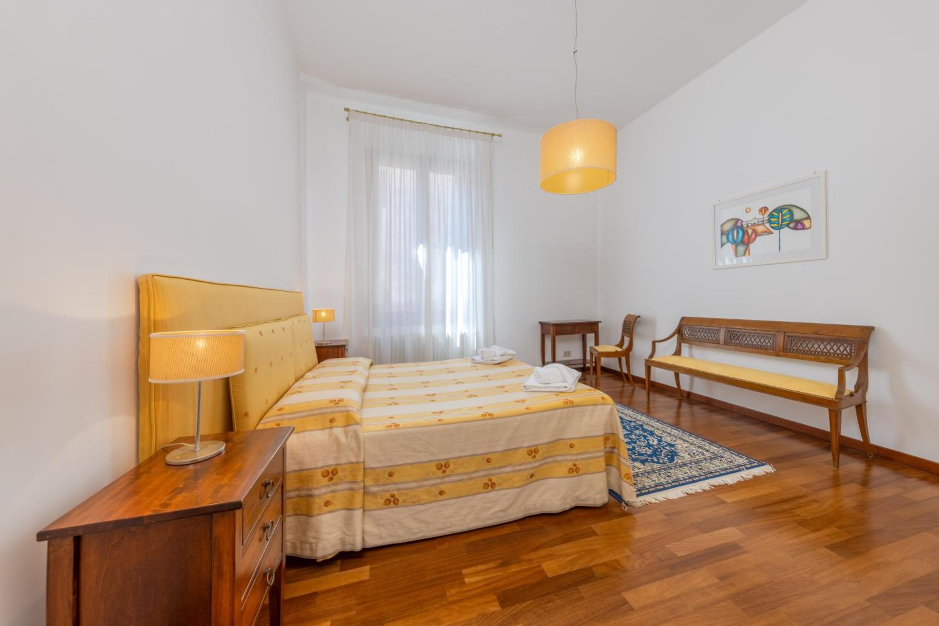 One-Bedroom Suite with Canal View