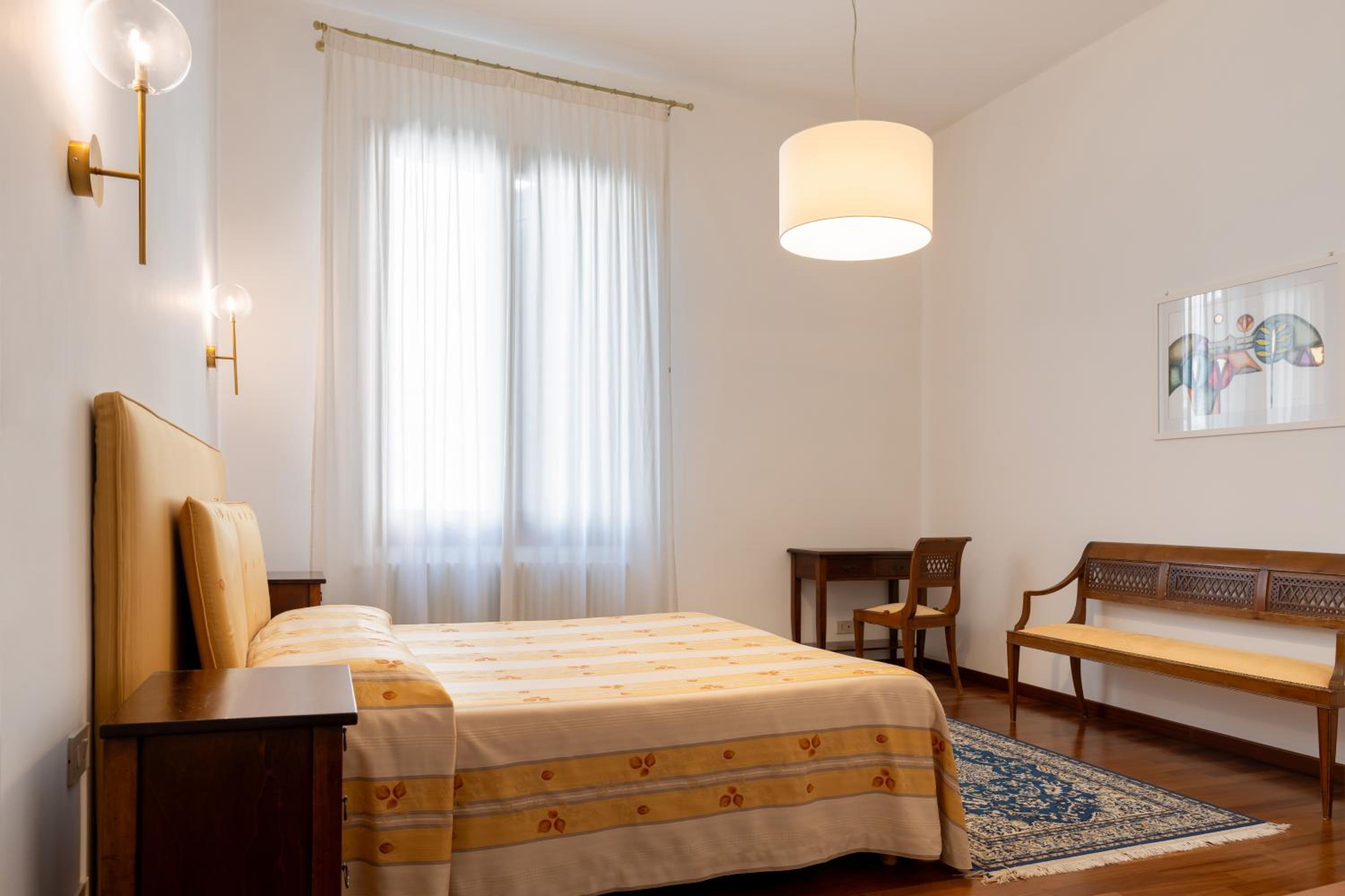 One-Bedroom Suite with Canal View