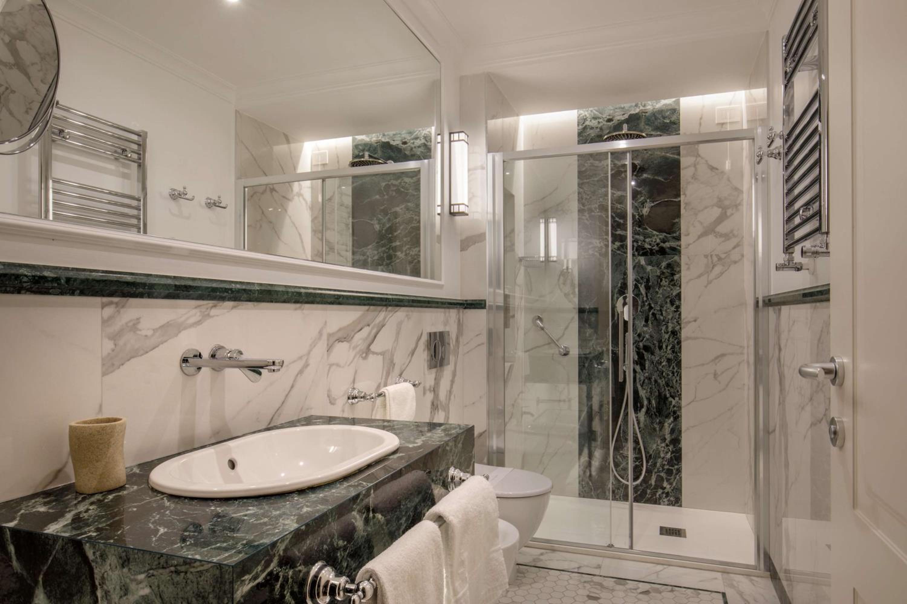 Comfort Queen Room - Non-Smoking 