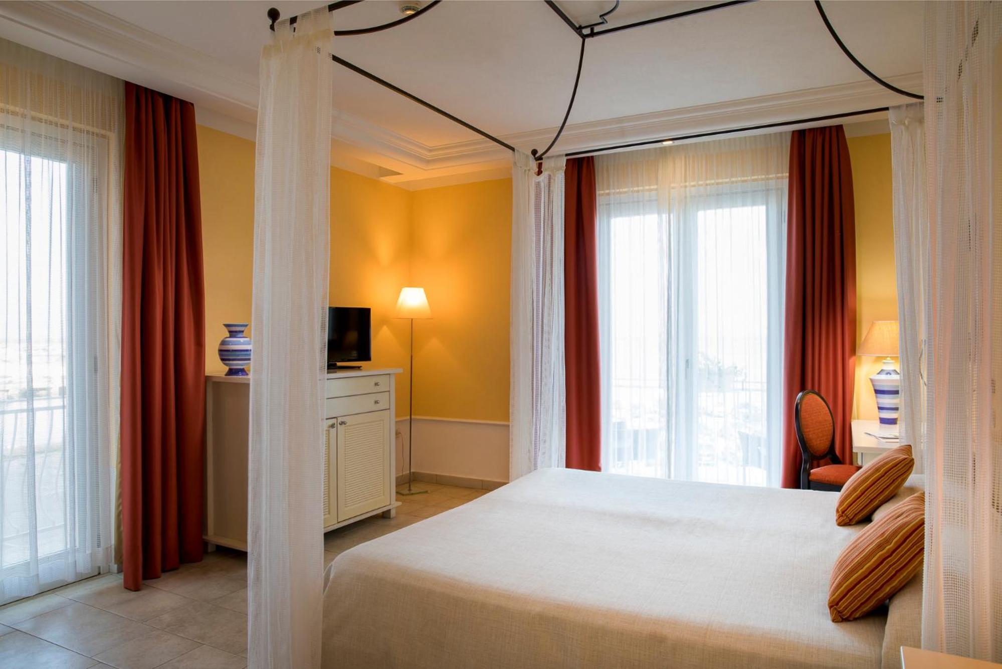 Deluxe Double Room with Sea View