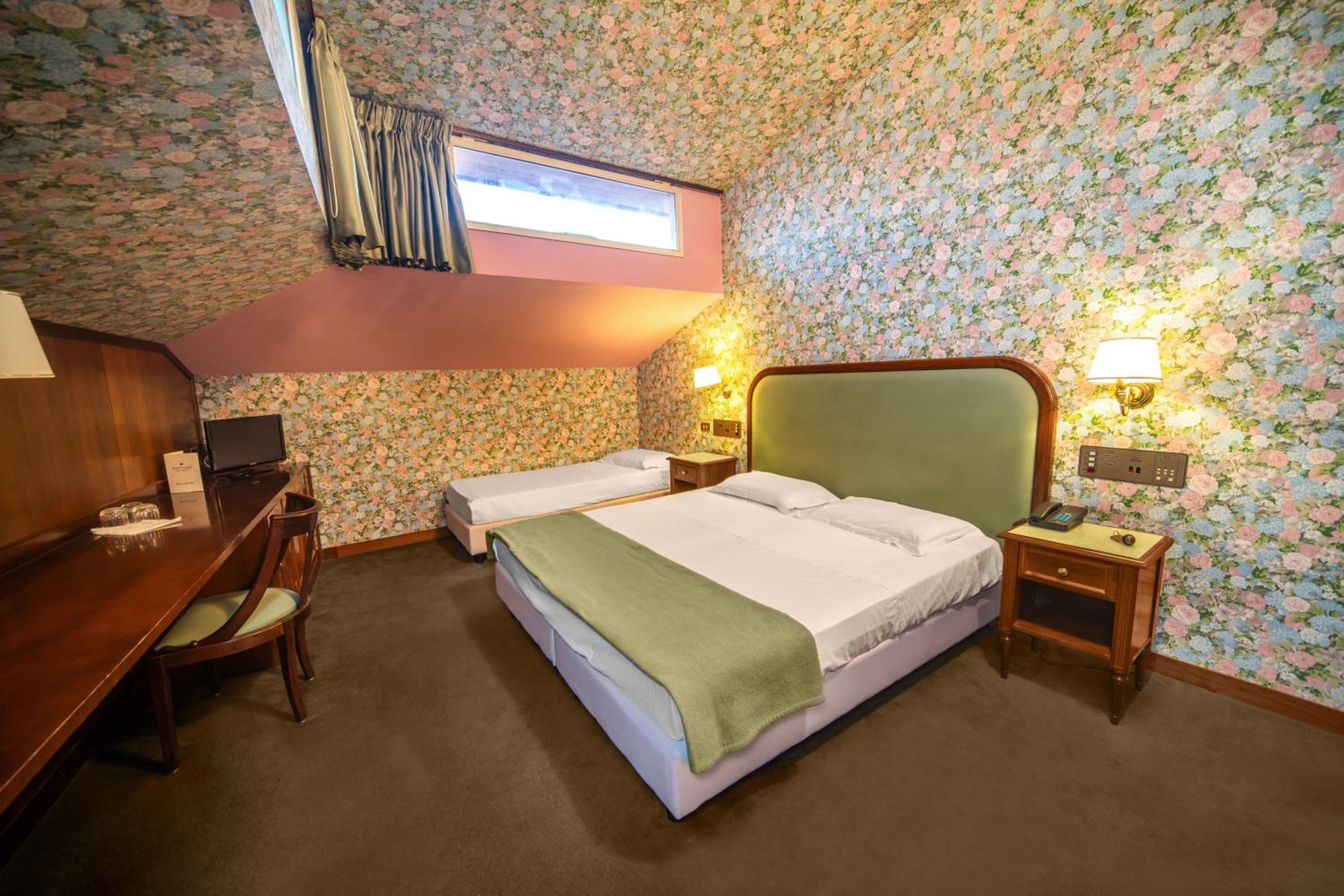 Basic Triple Room