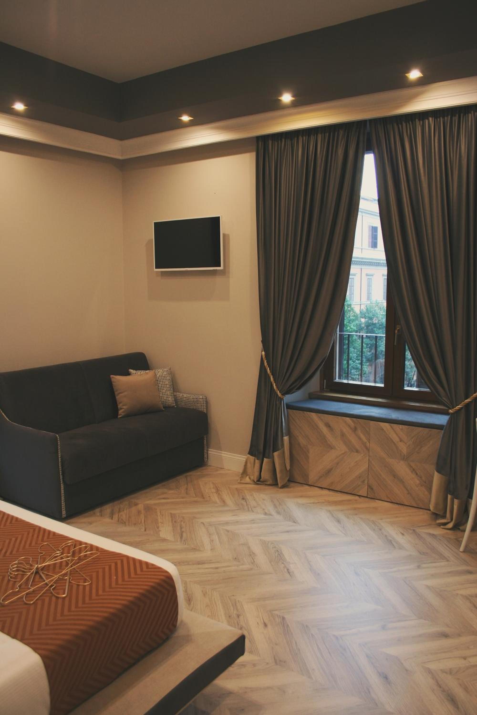 Deluxe Quadruple Room