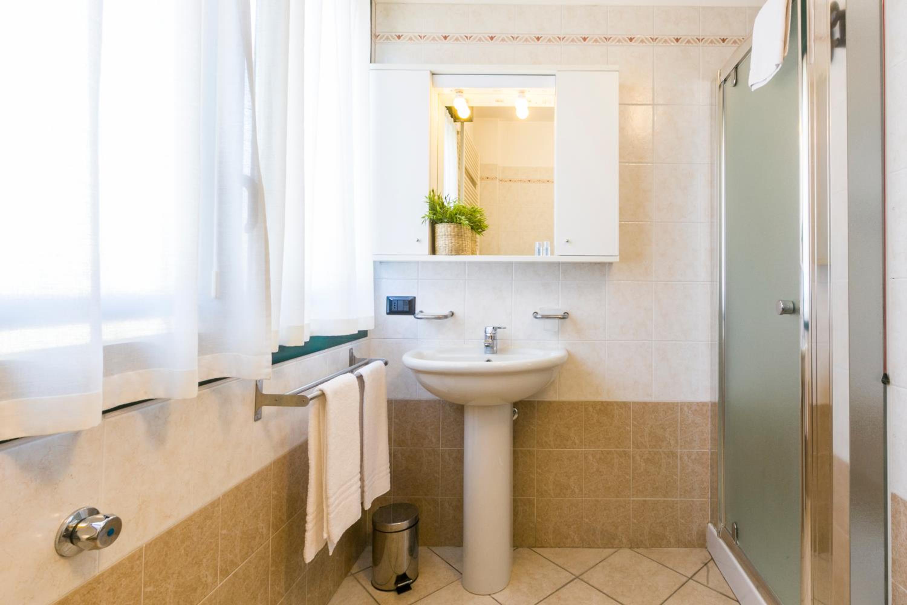 Standard Studio (1-2 Adults)