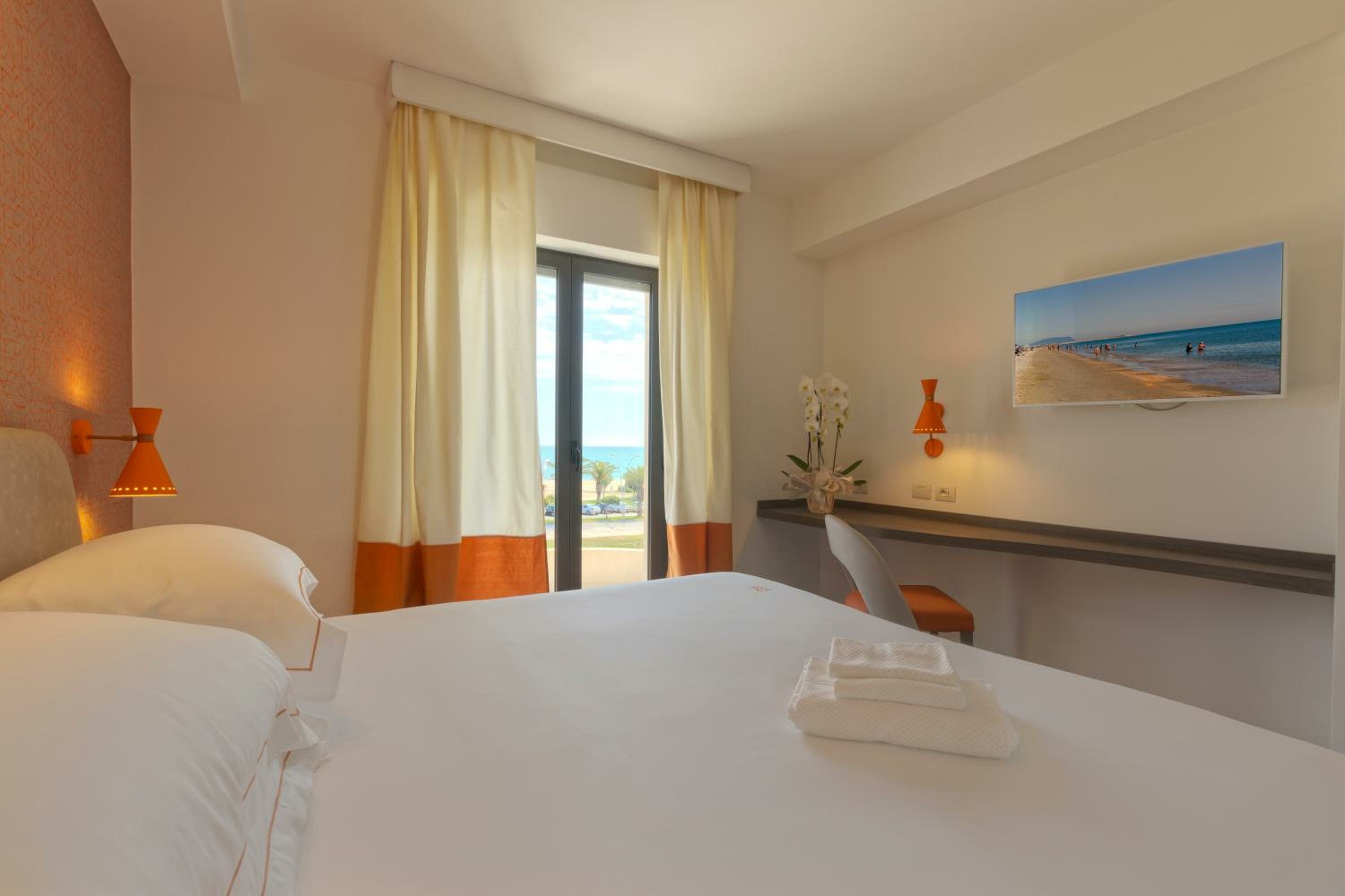 Queen Room with Sea View