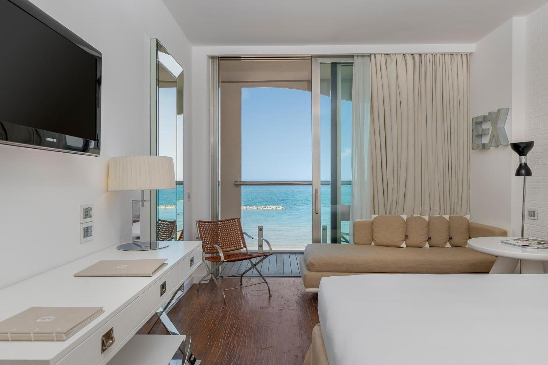 Deluxe Double Room with Sea View