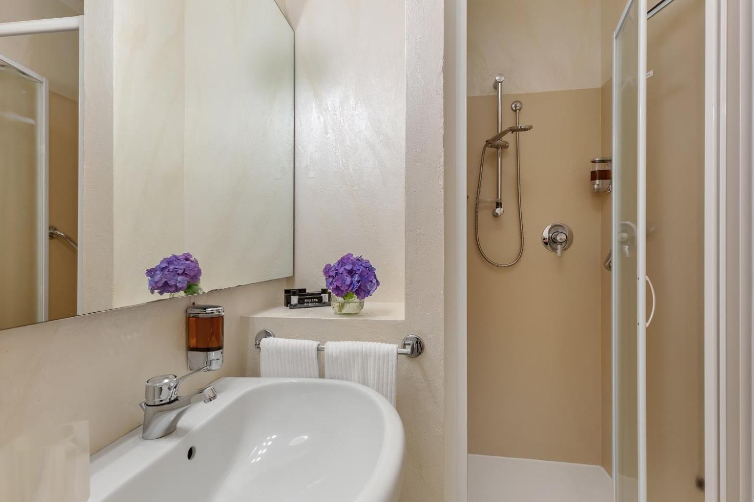 Superior Single Room With Lake View