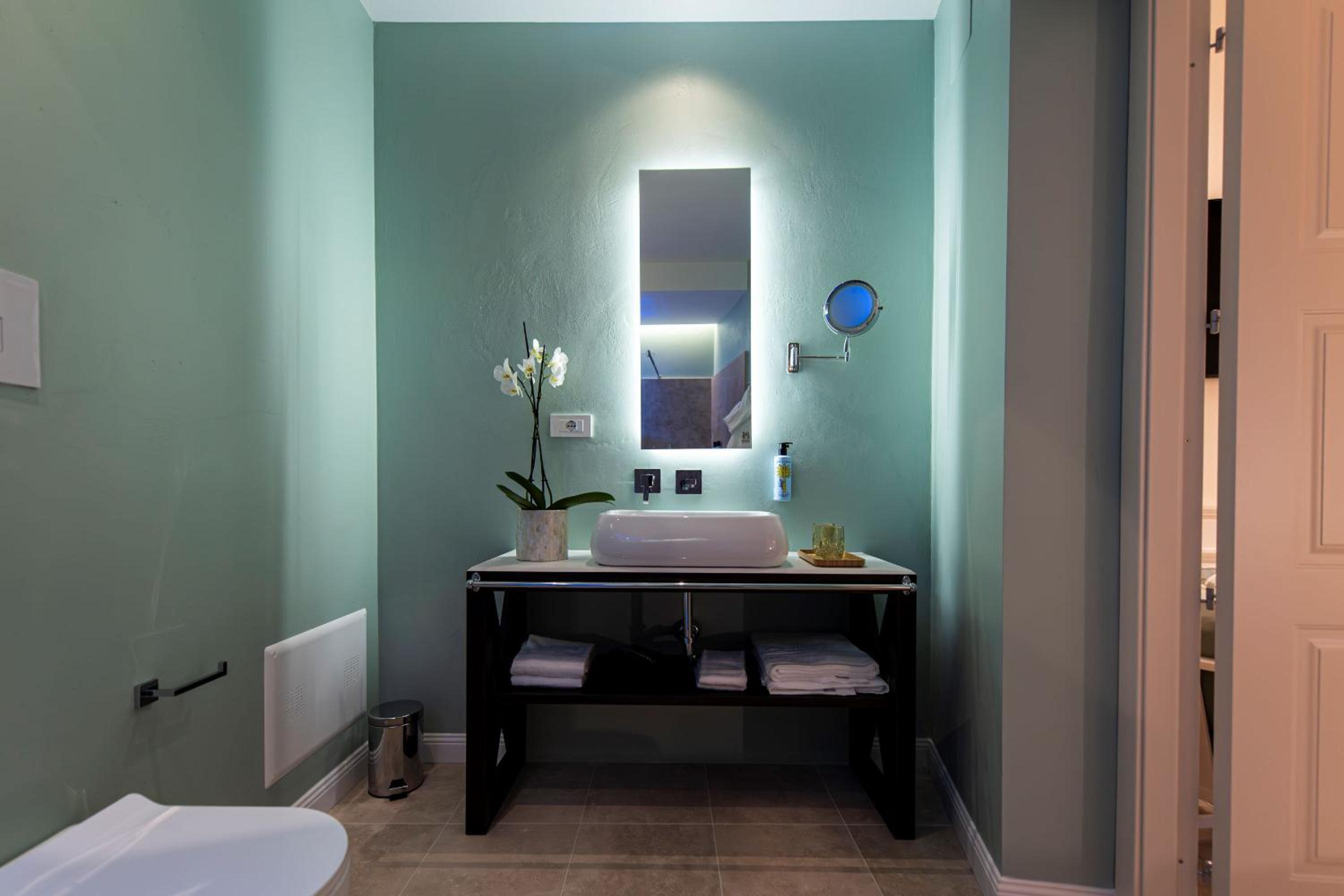 Deluxe Suite with Sea View