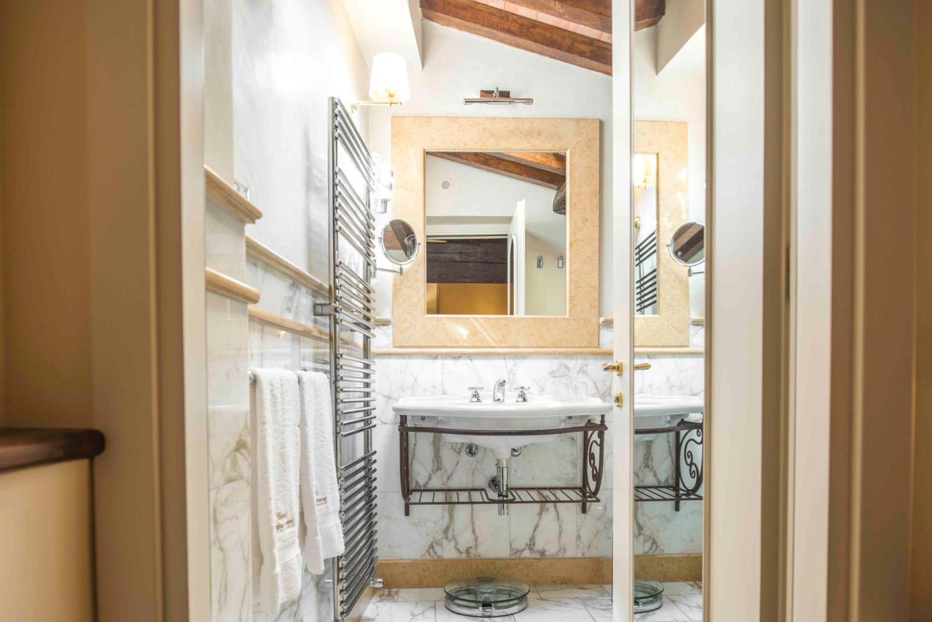 Junior Suite - Split Level