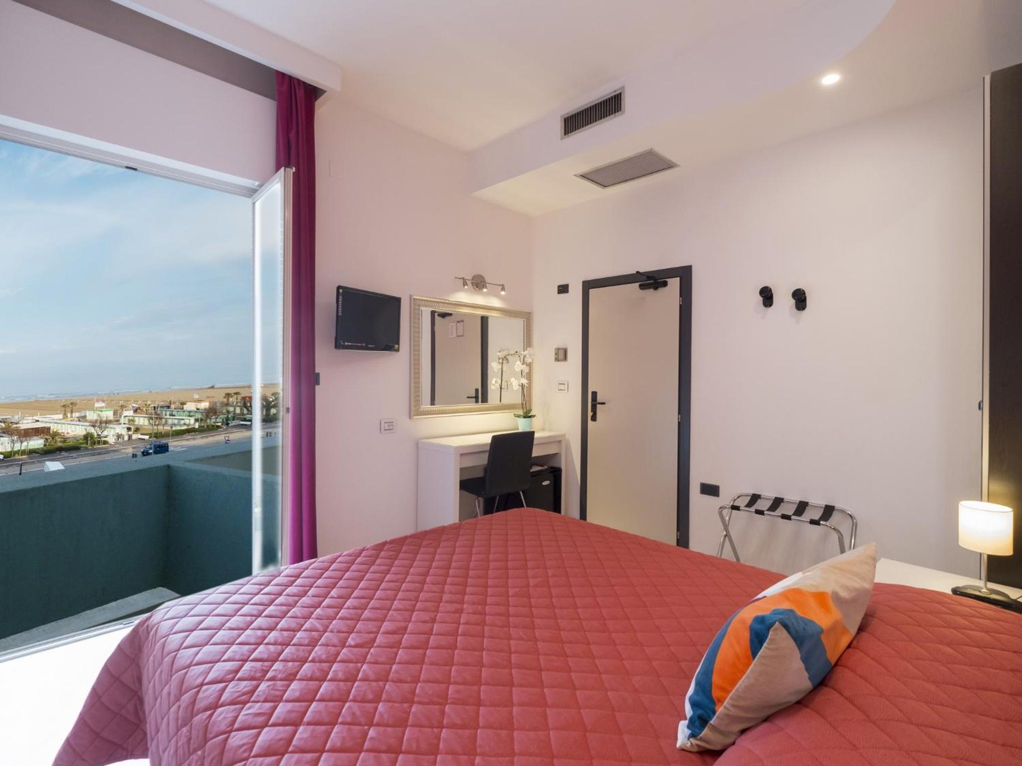 Double or Twin Room with Sea View