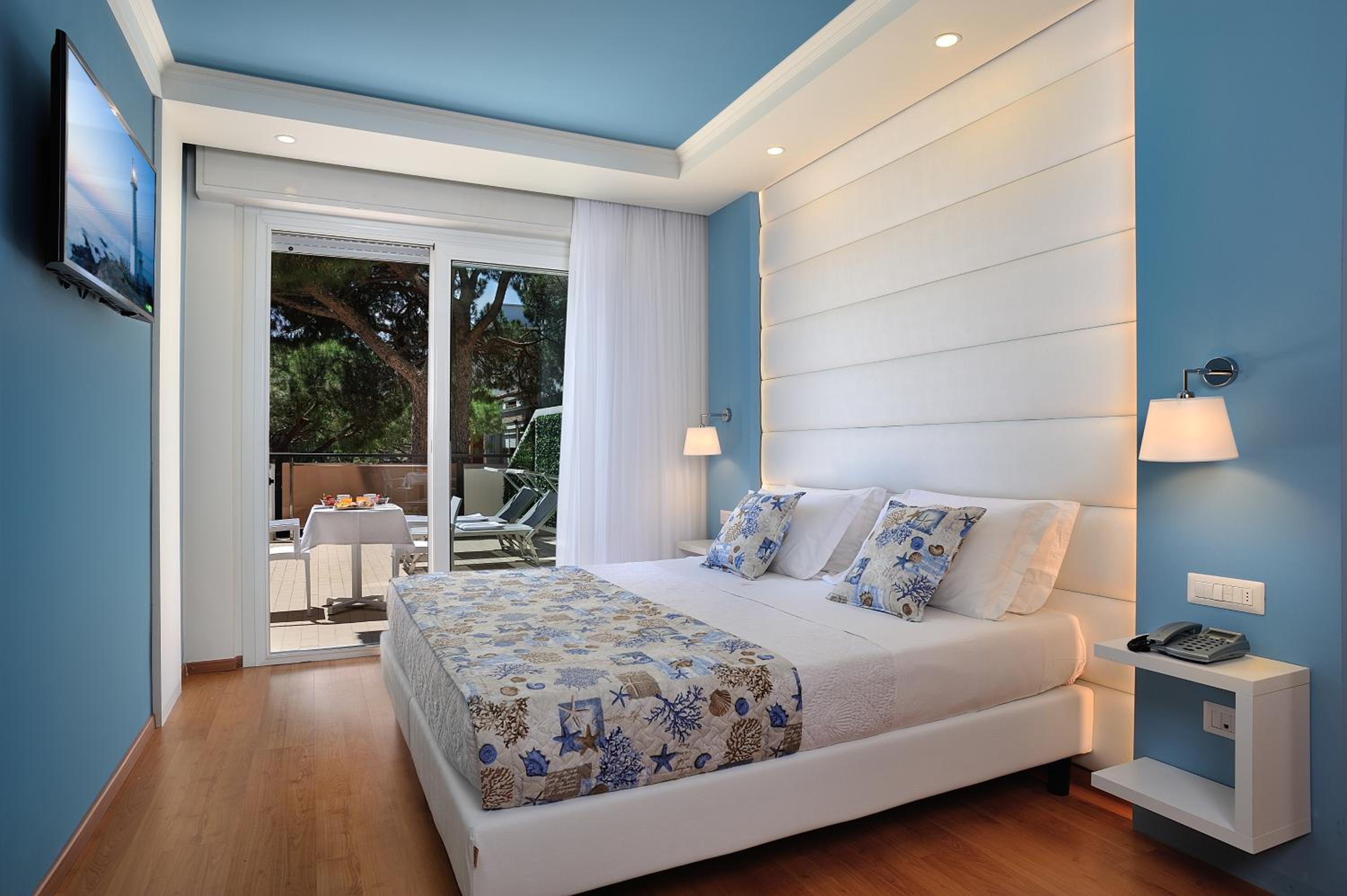 Deluxe Double Room with Terrace