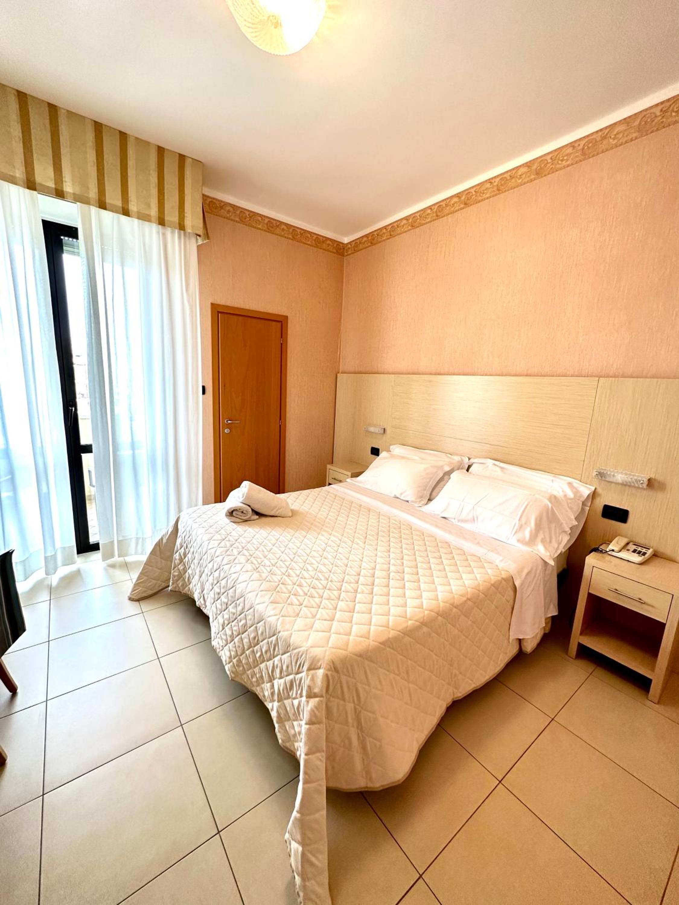 Standard Double or Twin Room with side Sea View