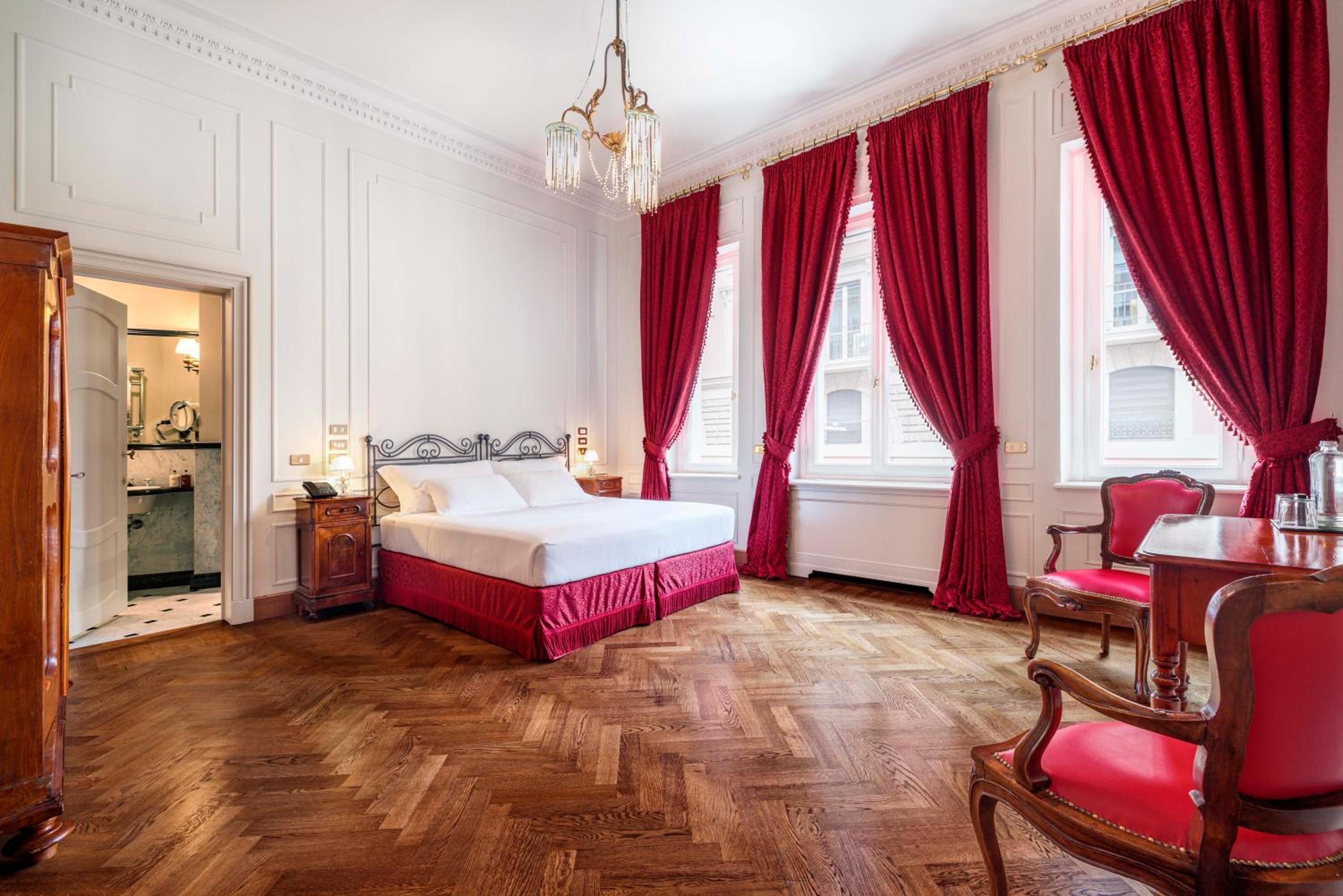 Deluxe Double or Twin Room