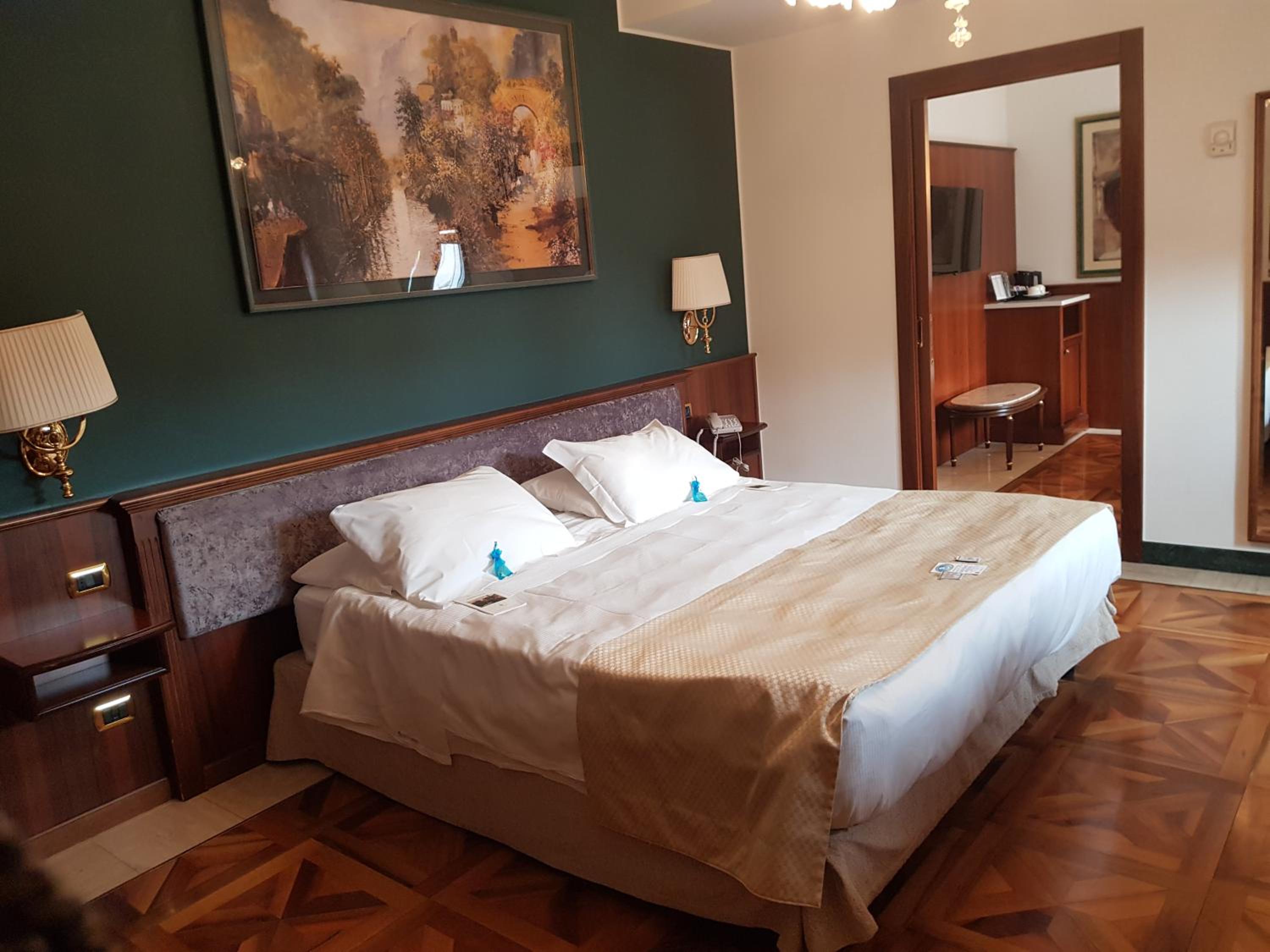 Family Room (2 Adults + 2 Children)