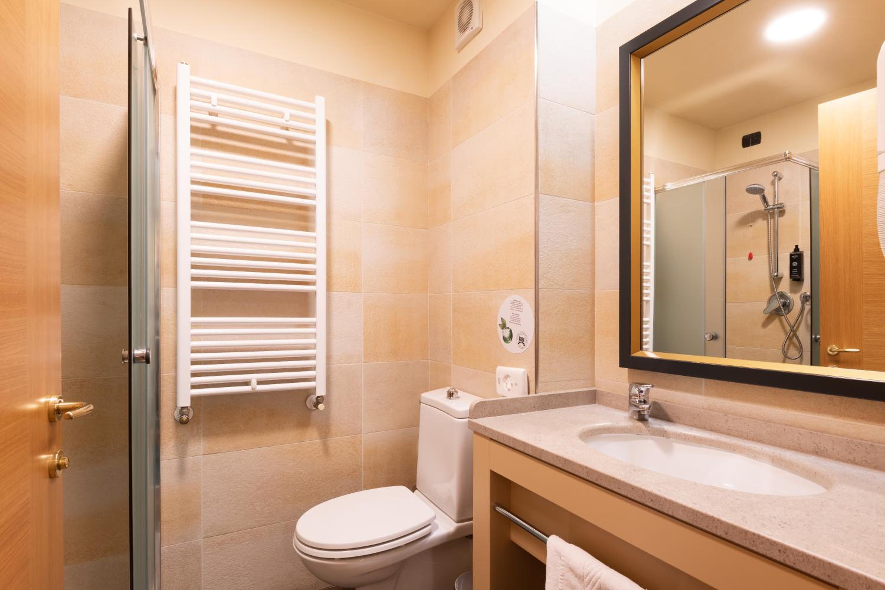 Standard Triple Room with Mountain View