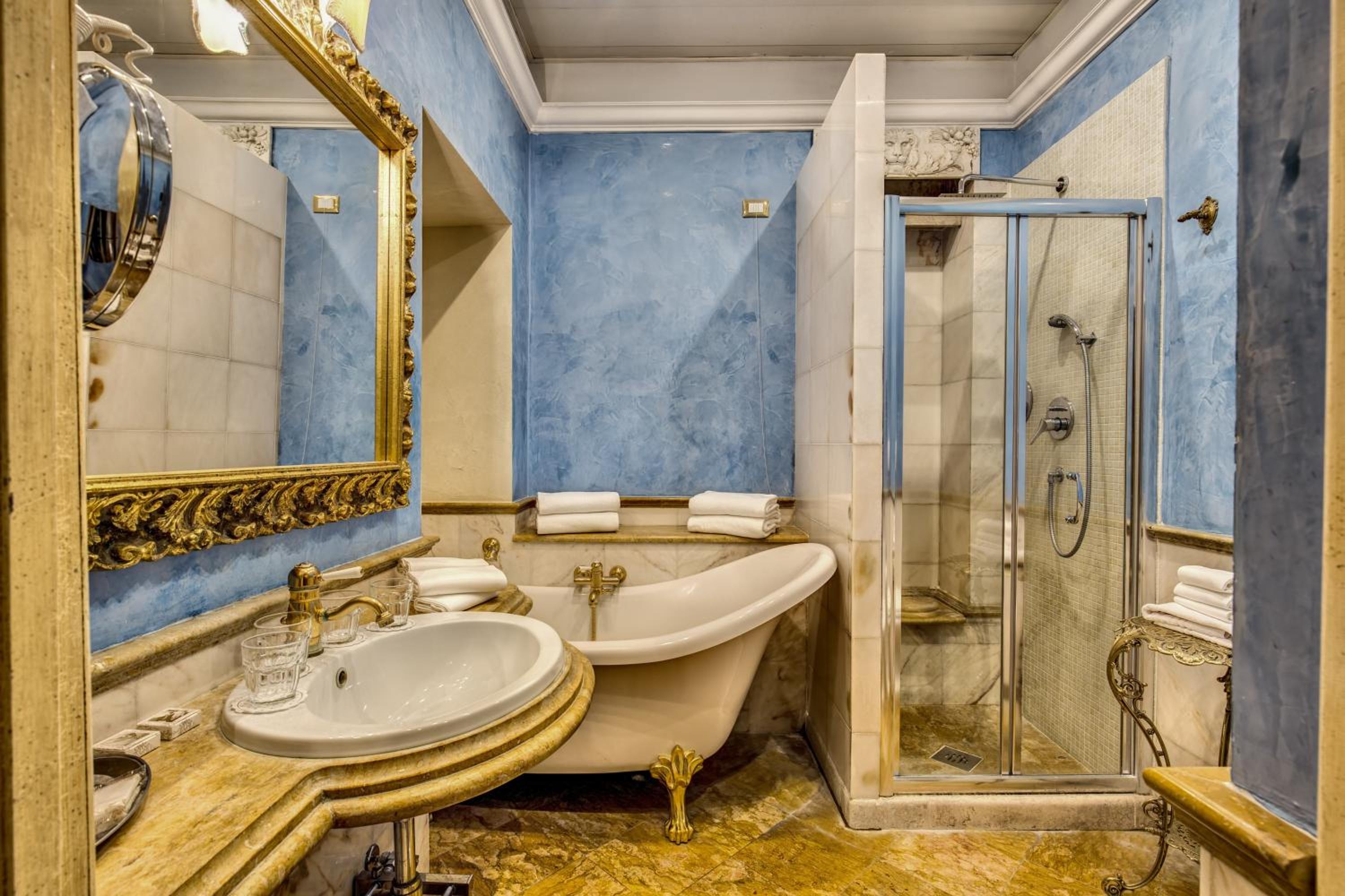 Classic Quadruple Room