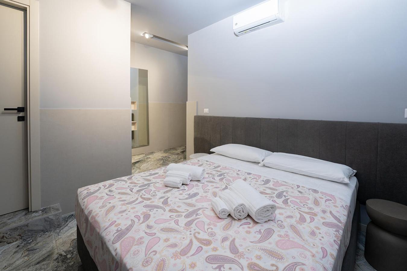 Double or Twin Room with Side Sea View