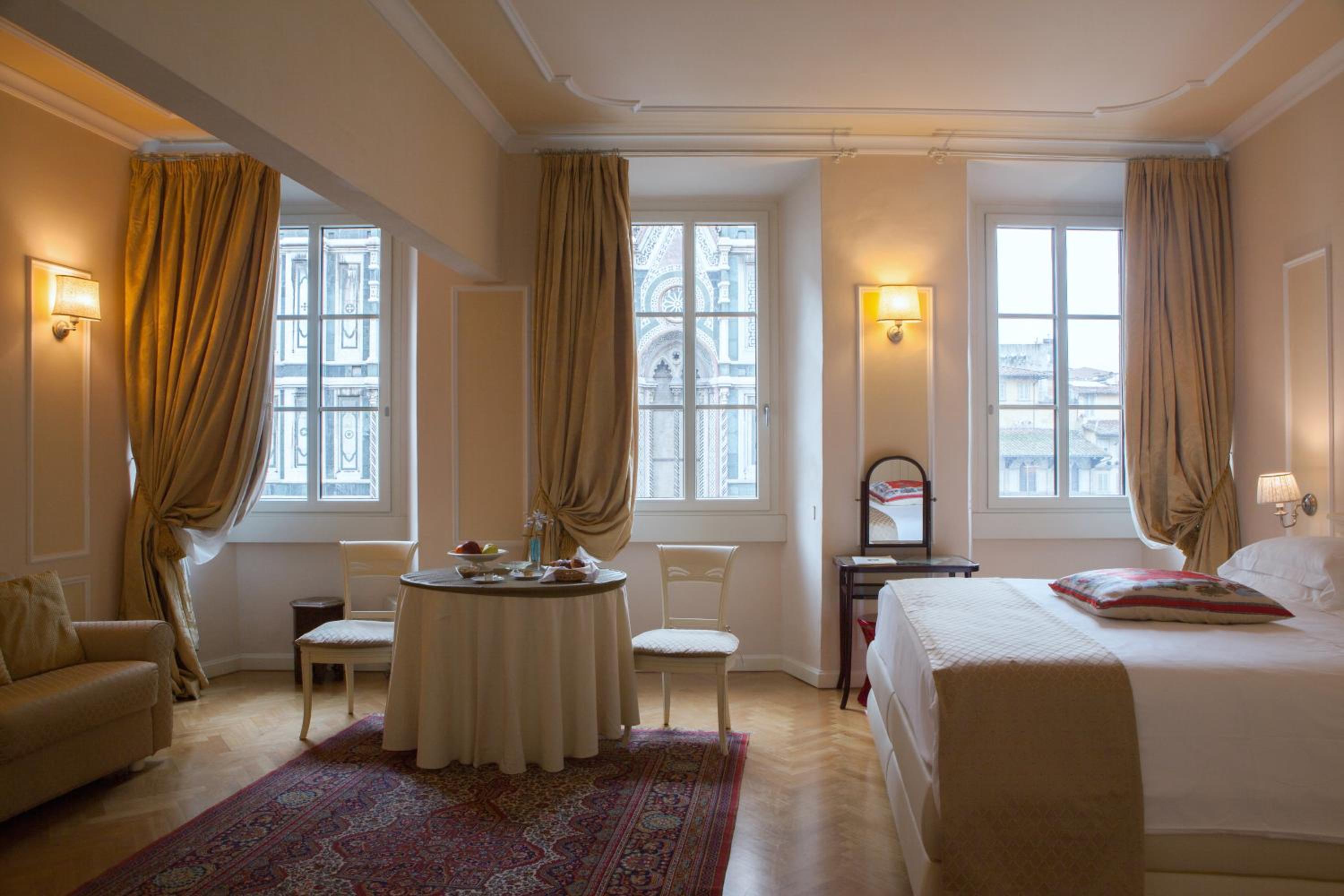 Deluxe Apartment with Duomo View