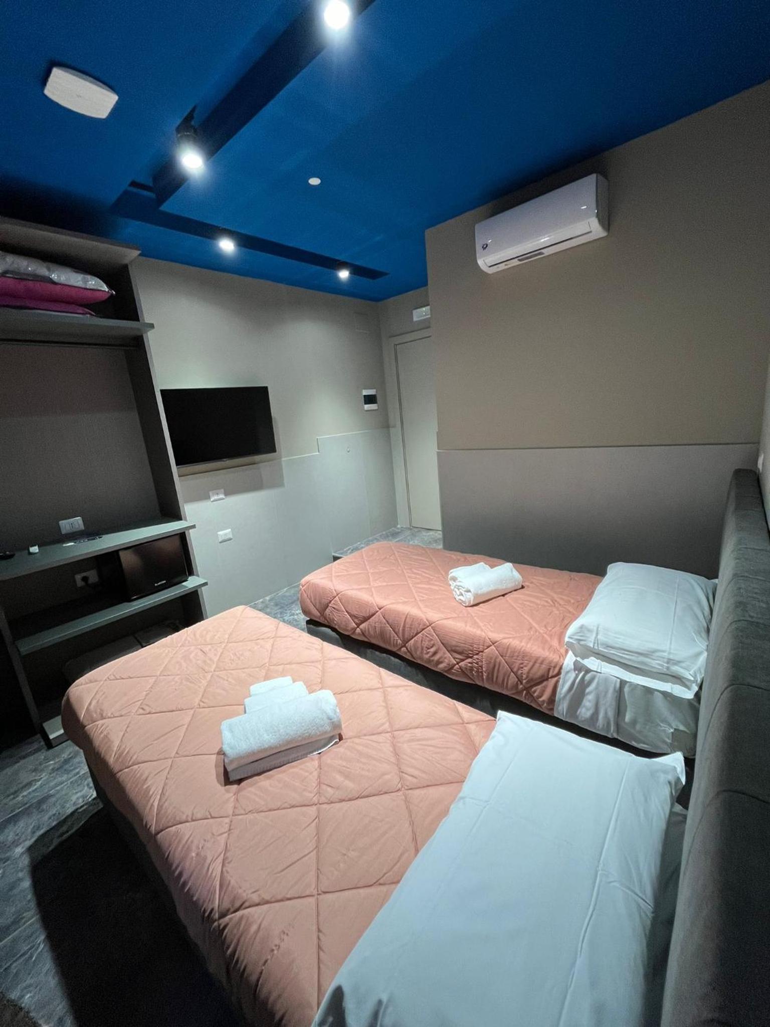 Economy Twin Room