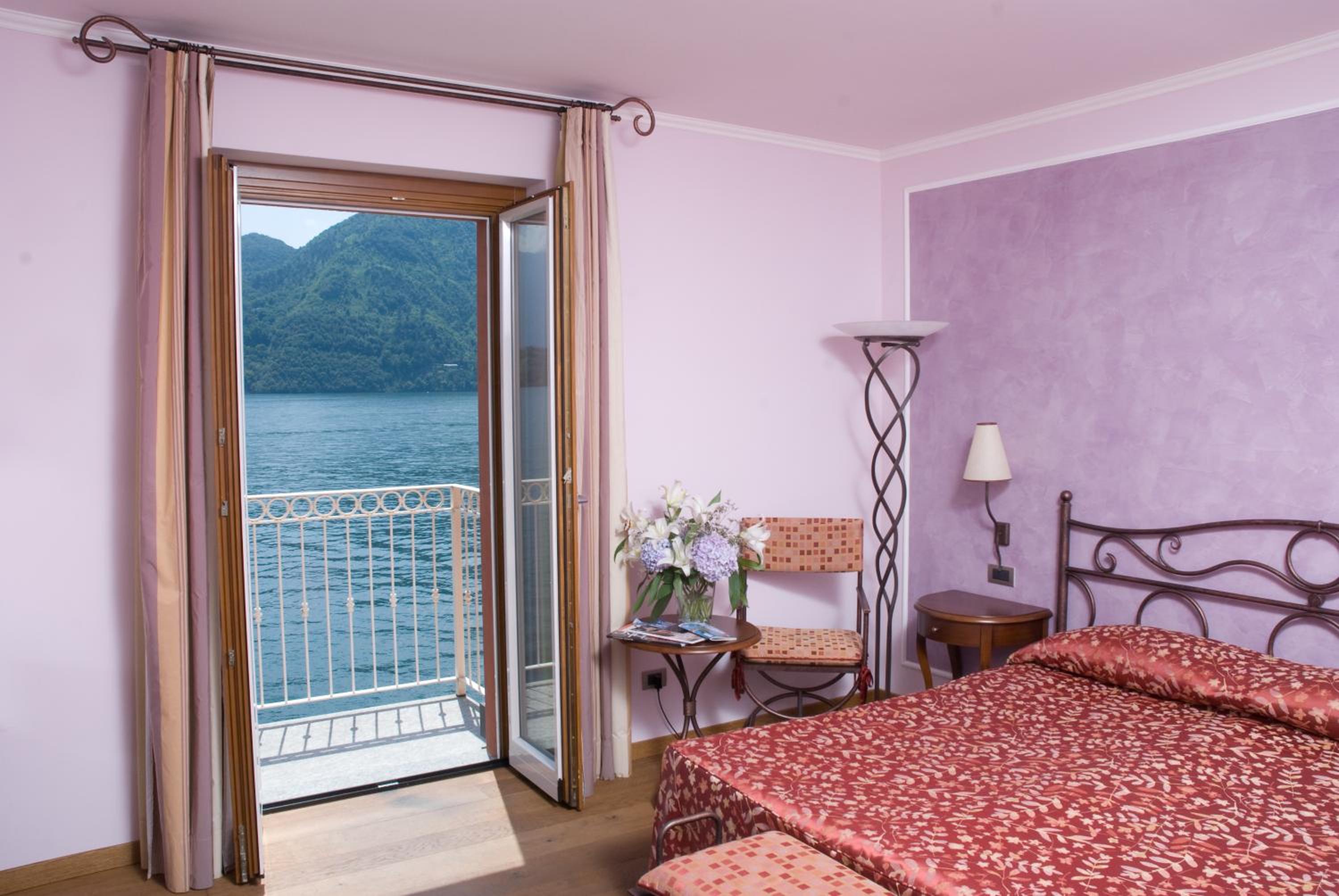Double or Twin Room with Lake View