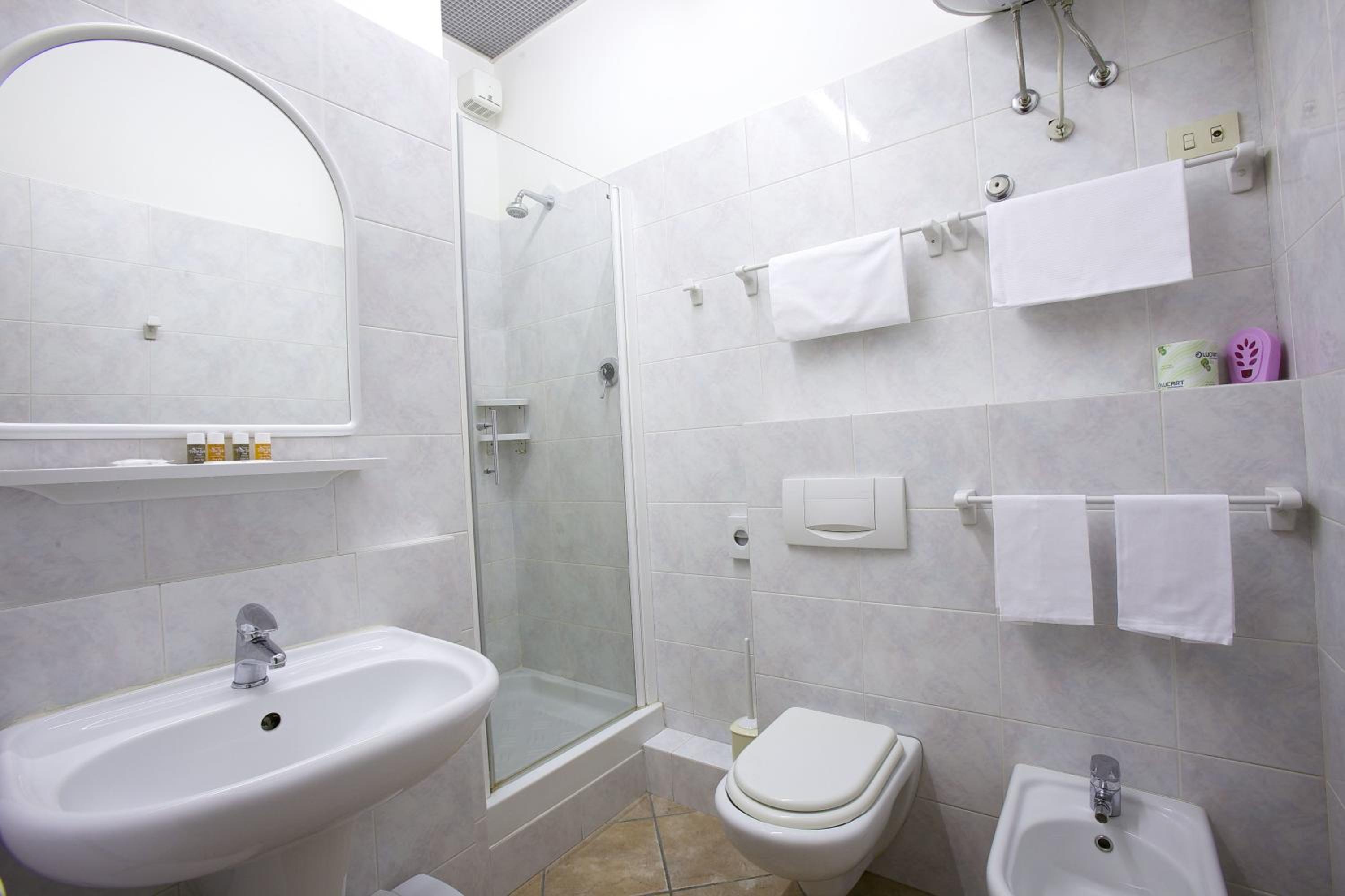 One-Bedroom Apartment - Annex