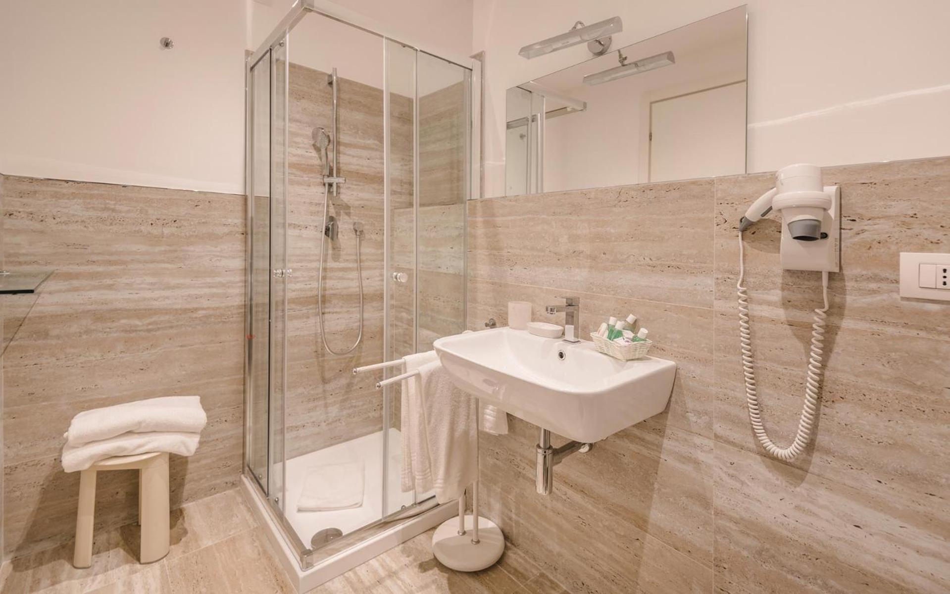 Double or Twin Room with Sea View
