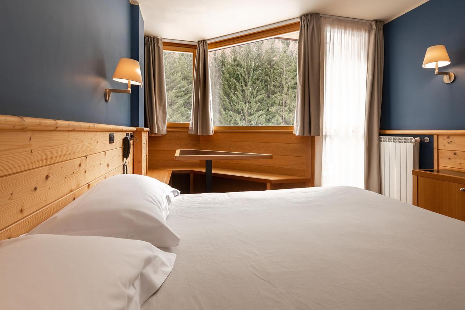 Double Room with Balcony and Mountain View