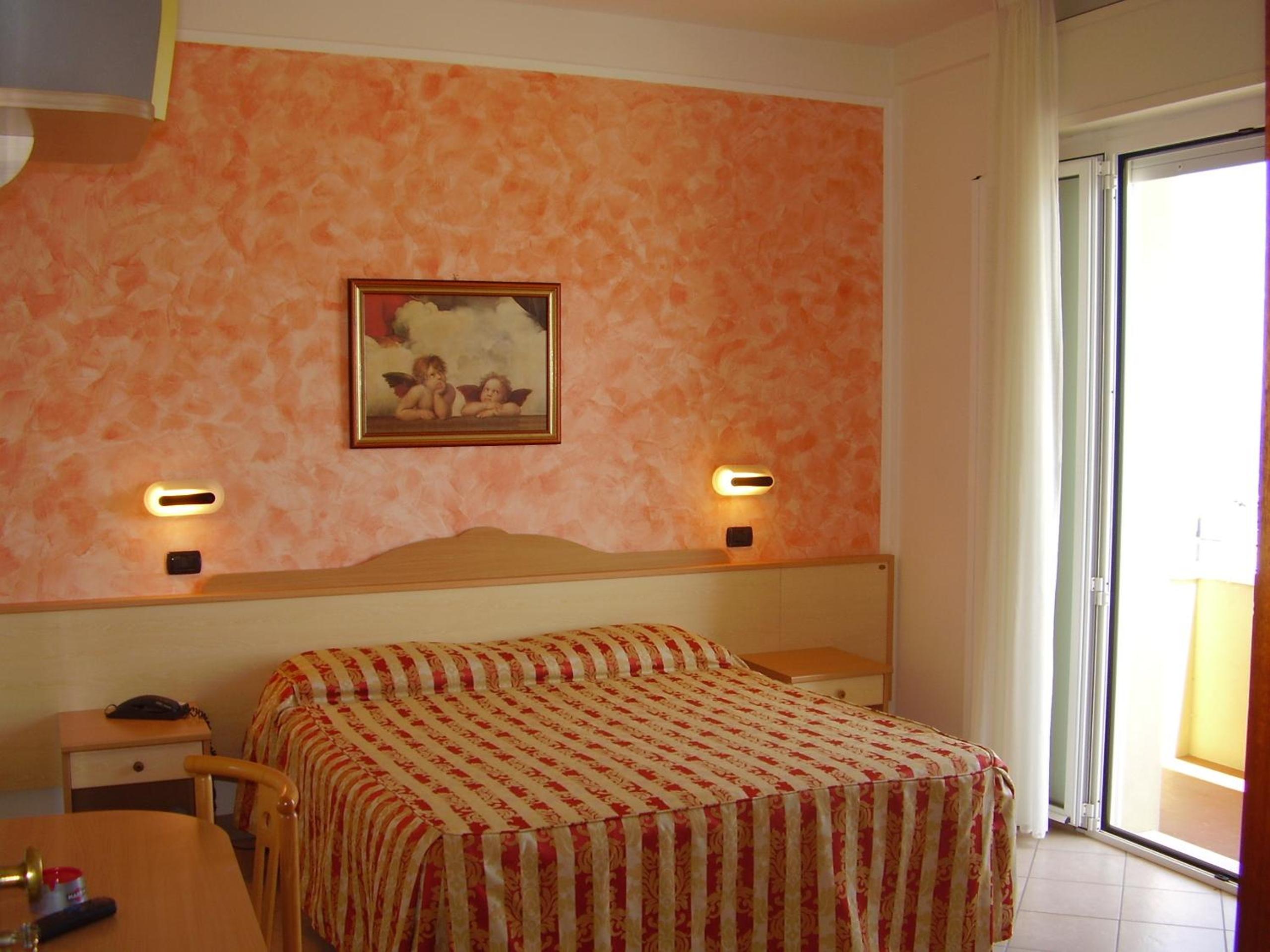 Double Room with Lateral Sea View