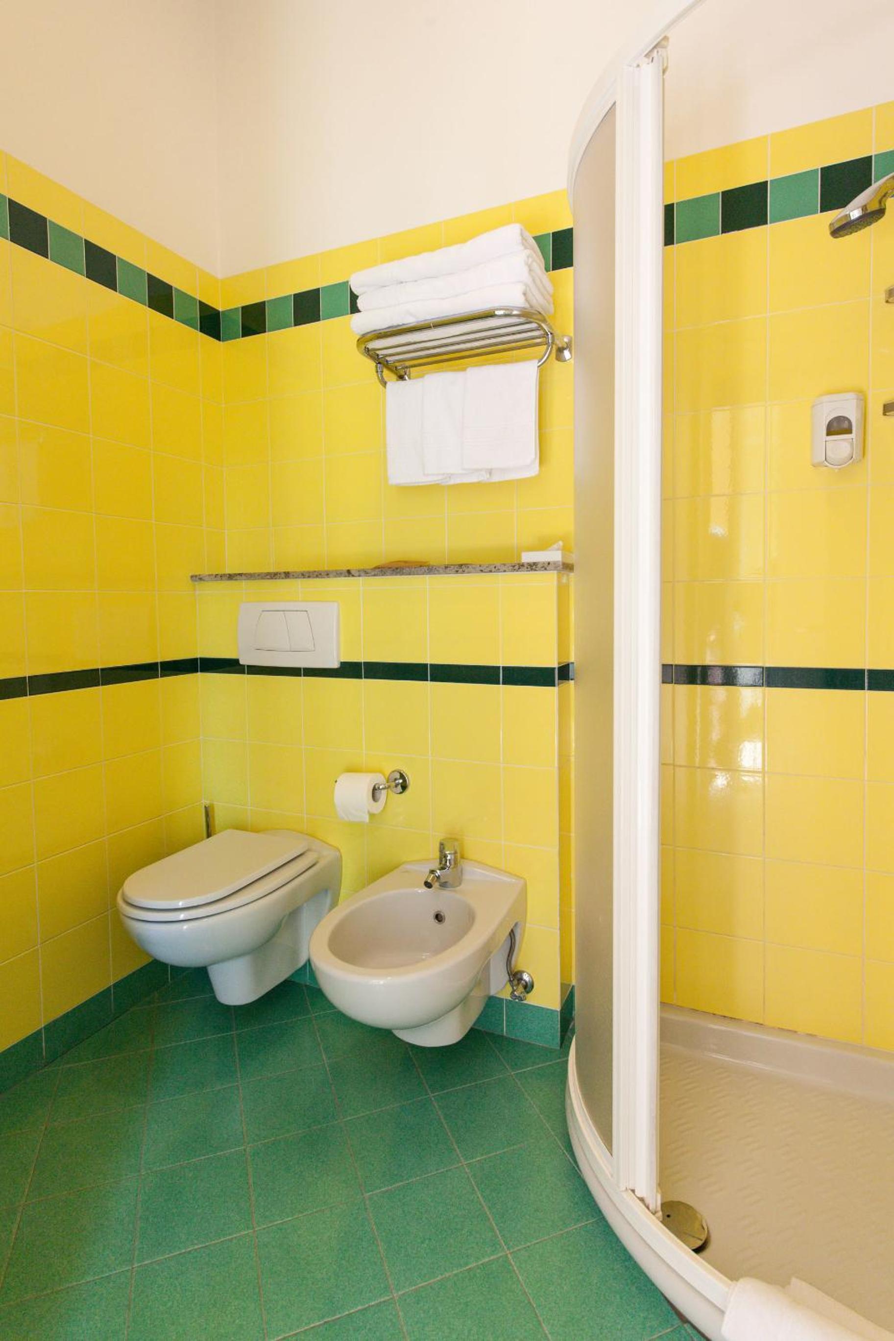 Deluxe Double Room with Side Sea View