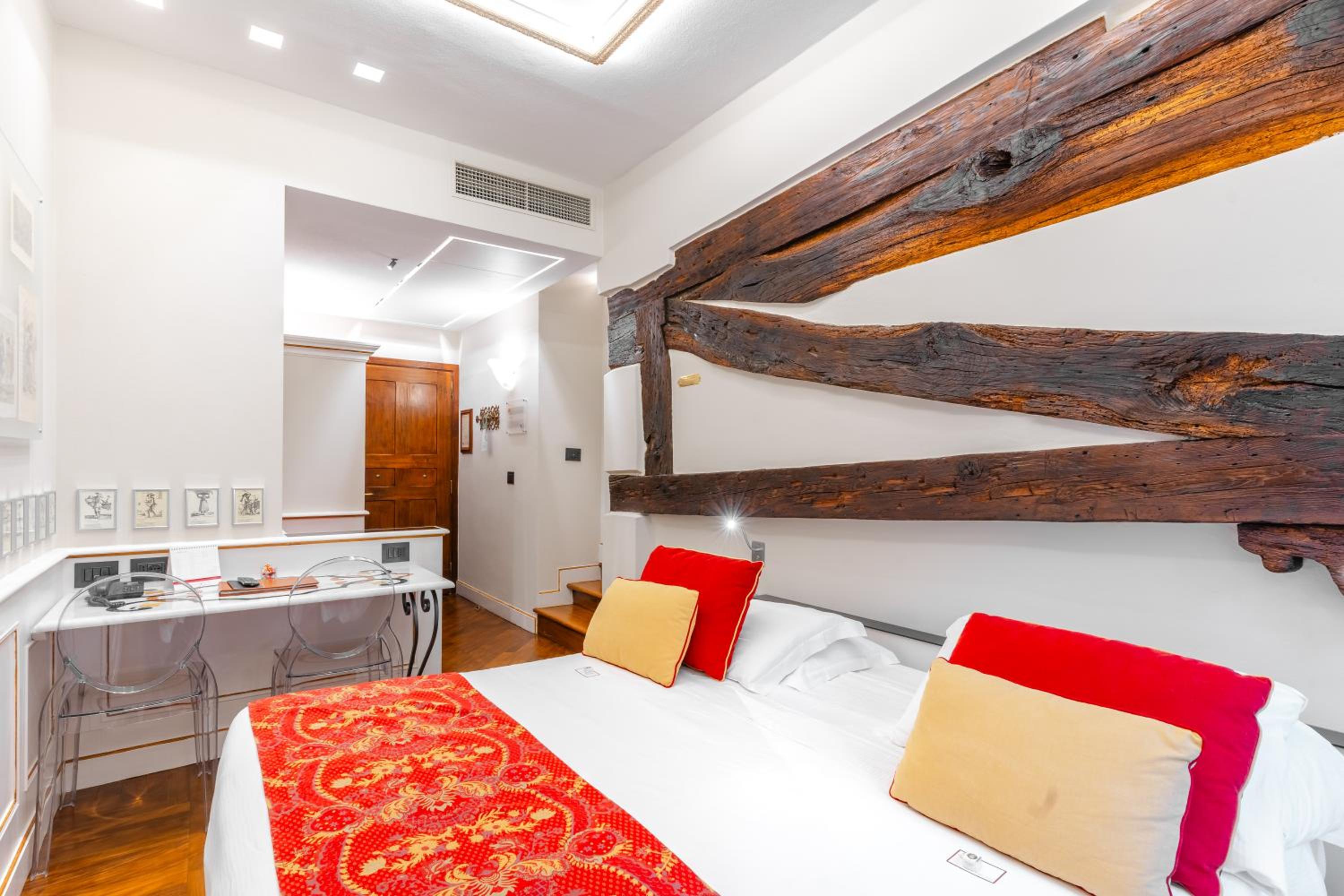 Double Room (1 Adult)