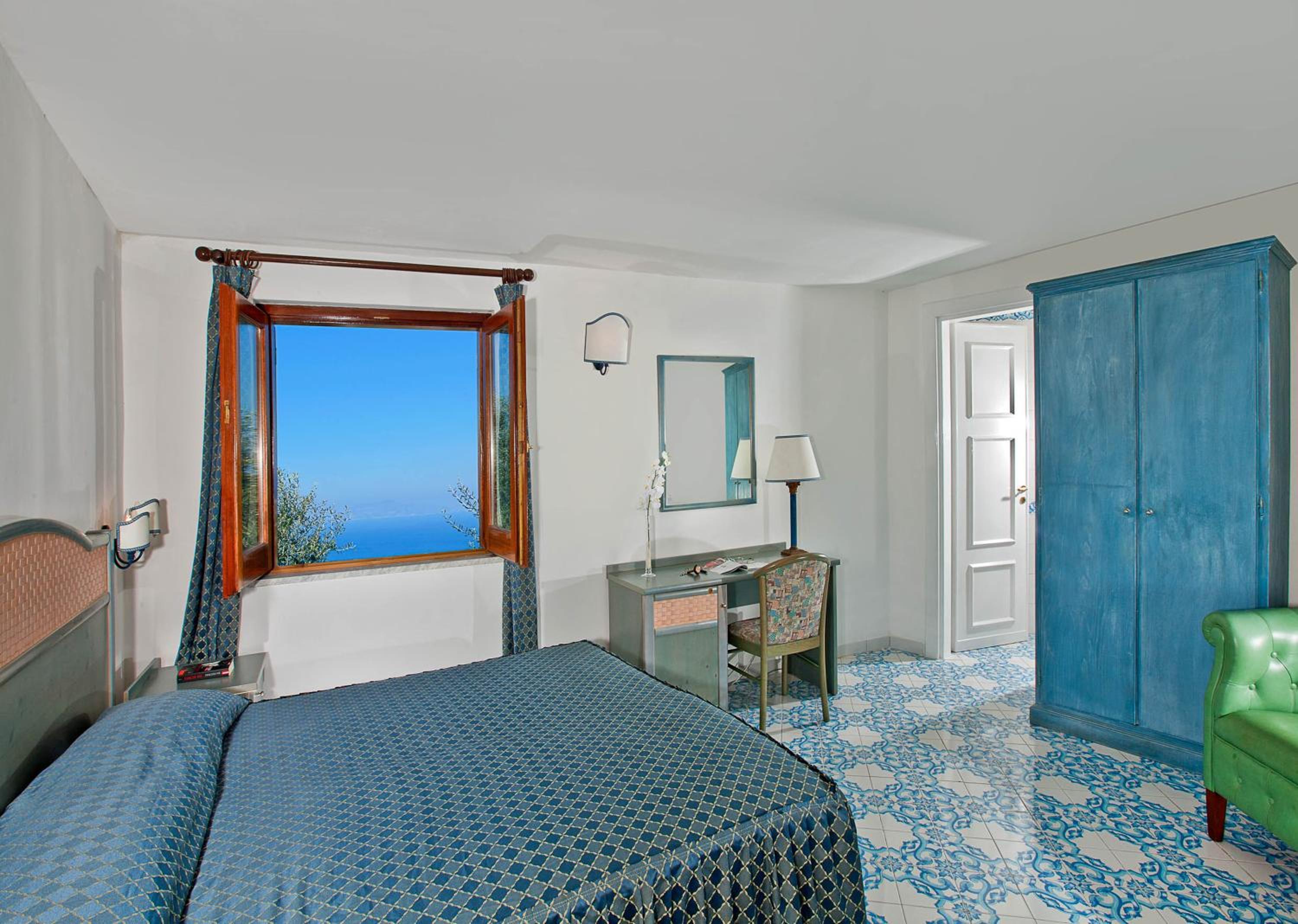 Triple Room with Sea View