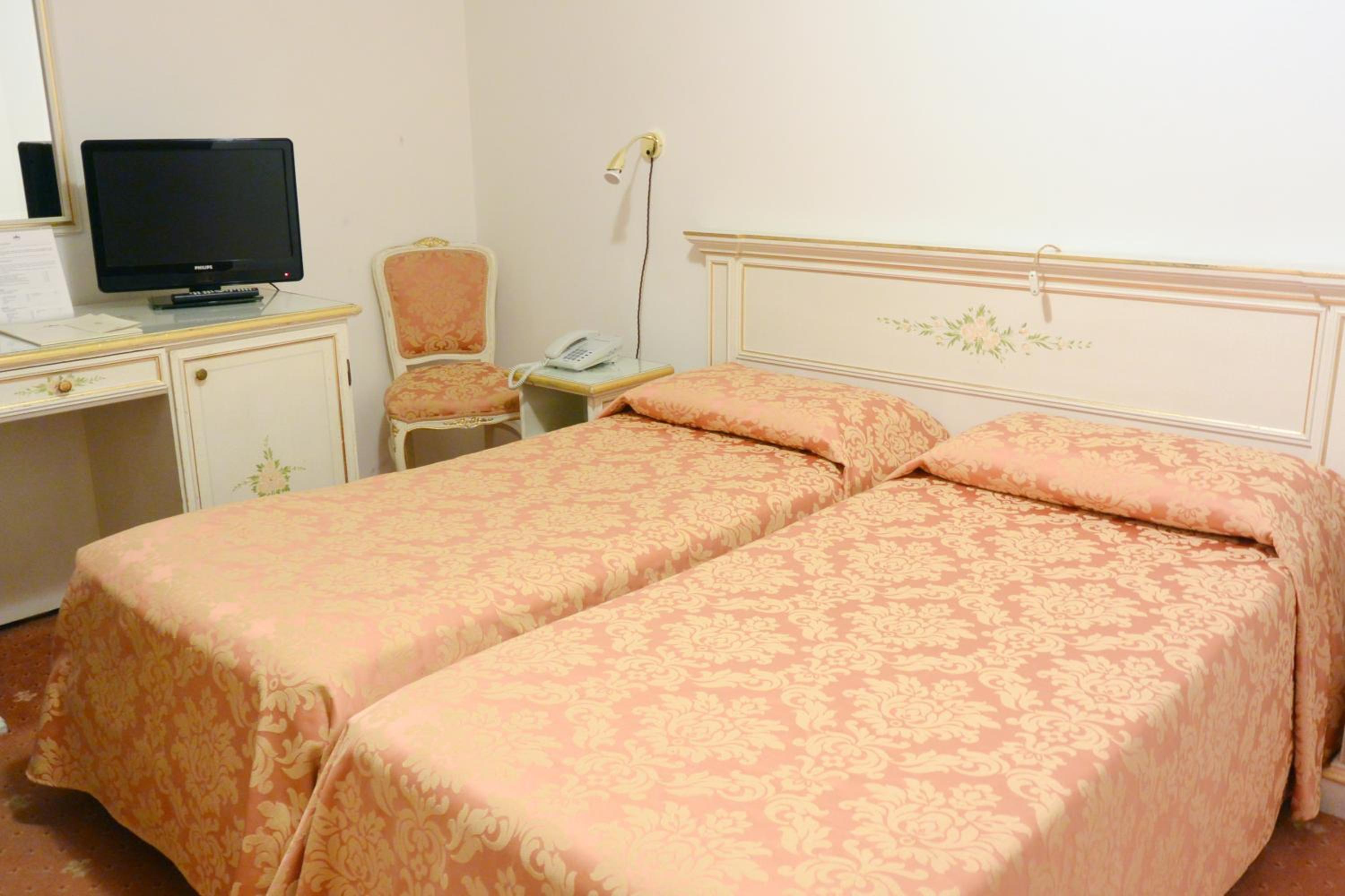 Classic Double or Twin Room