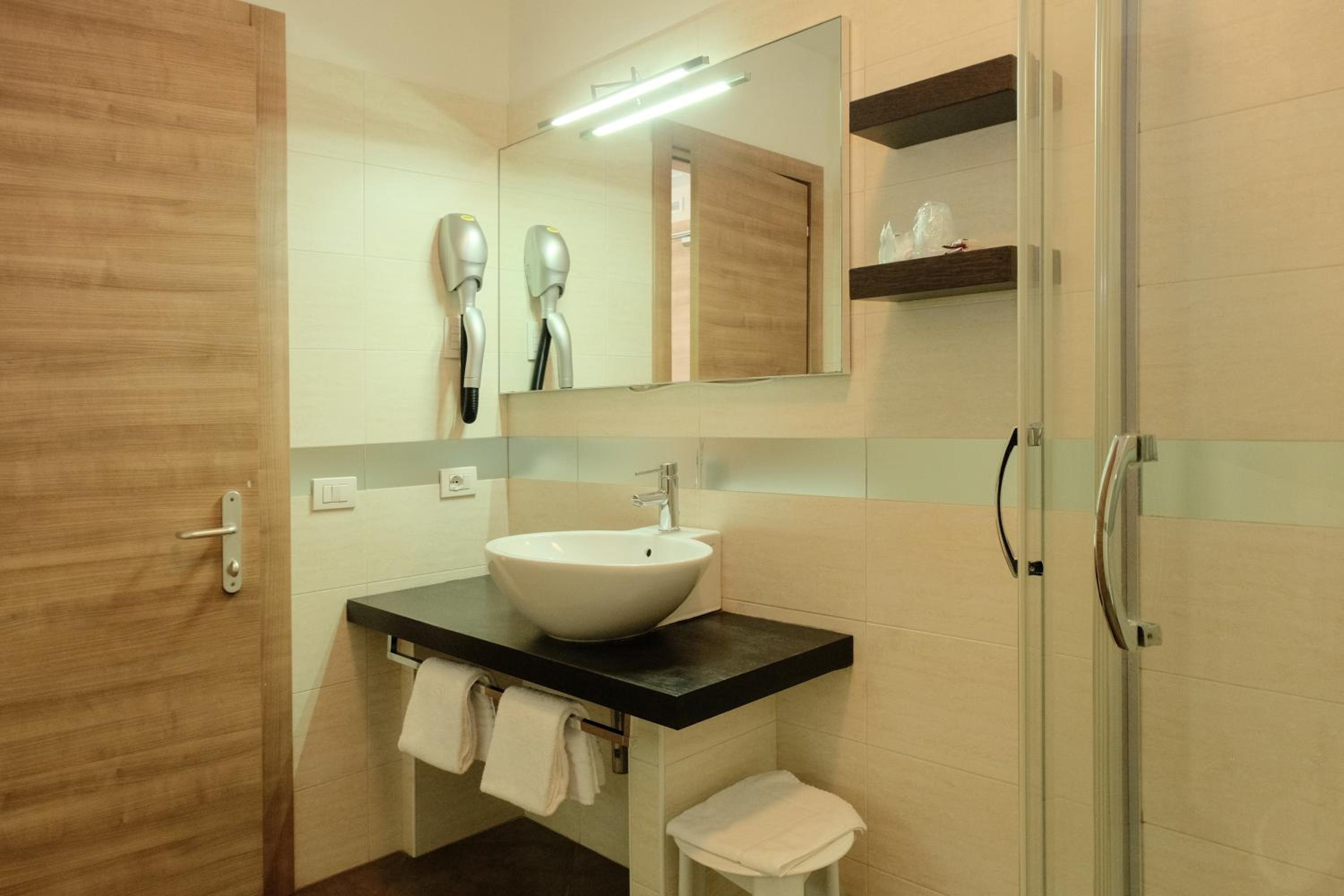 Superior Quadruple Room with Side Sea View