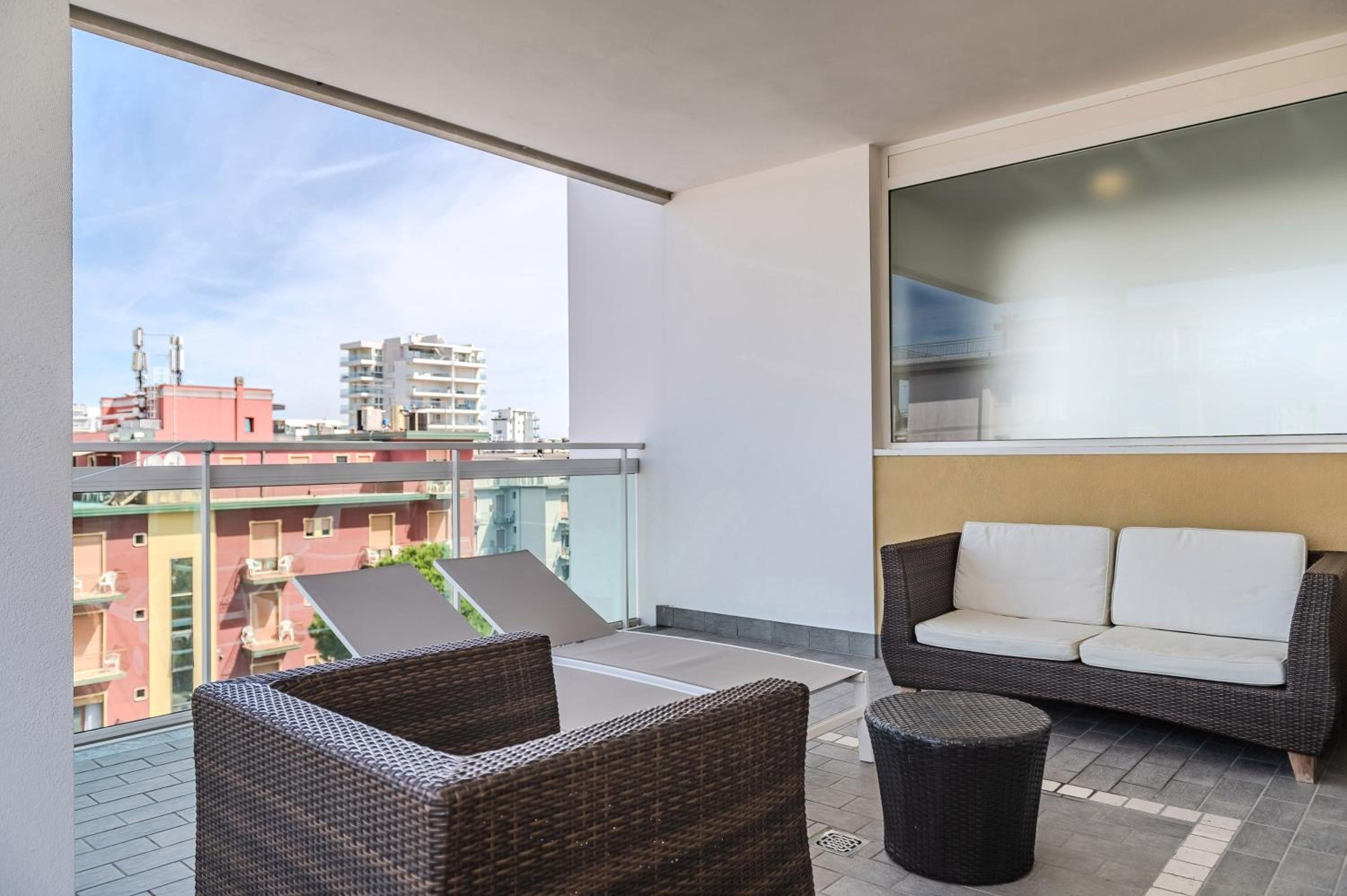 Superior Quadruple Room with Partial Sea View and Terrace