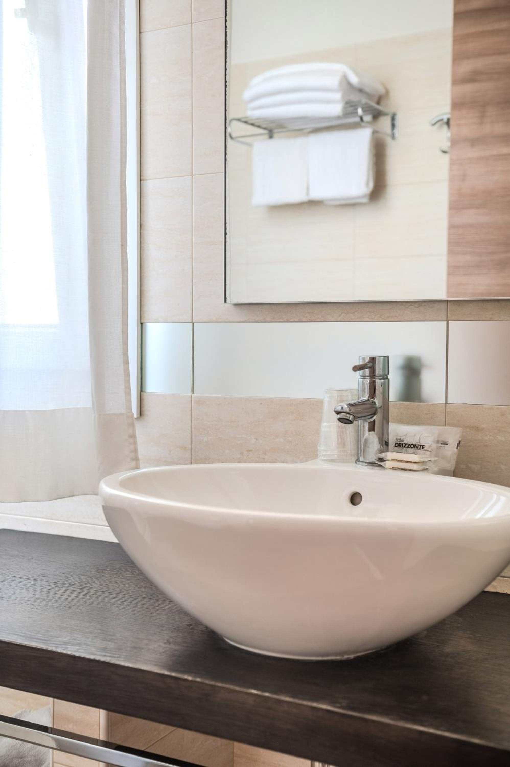 Superior Quadruple Room with Partial Sea View and Terrace