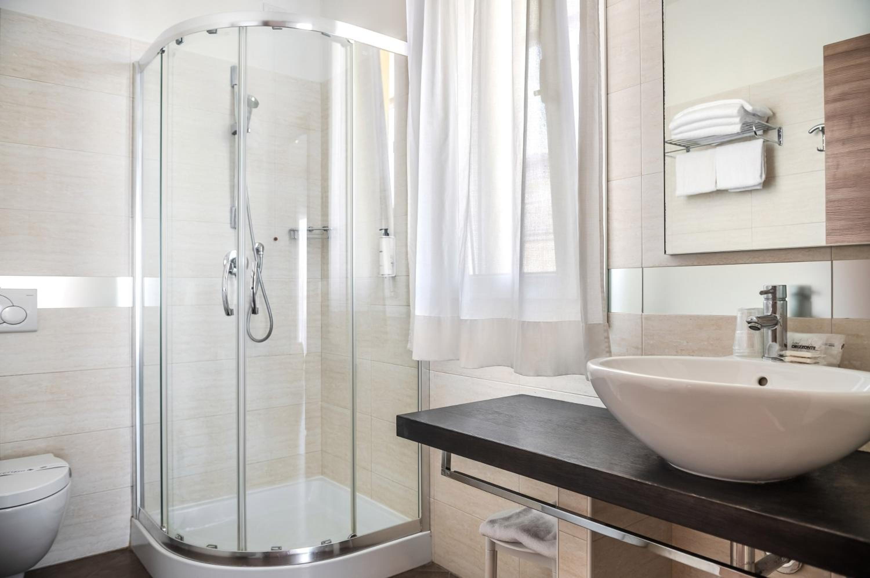 Superior Quadruple Room with Partial Sea View and Terrace