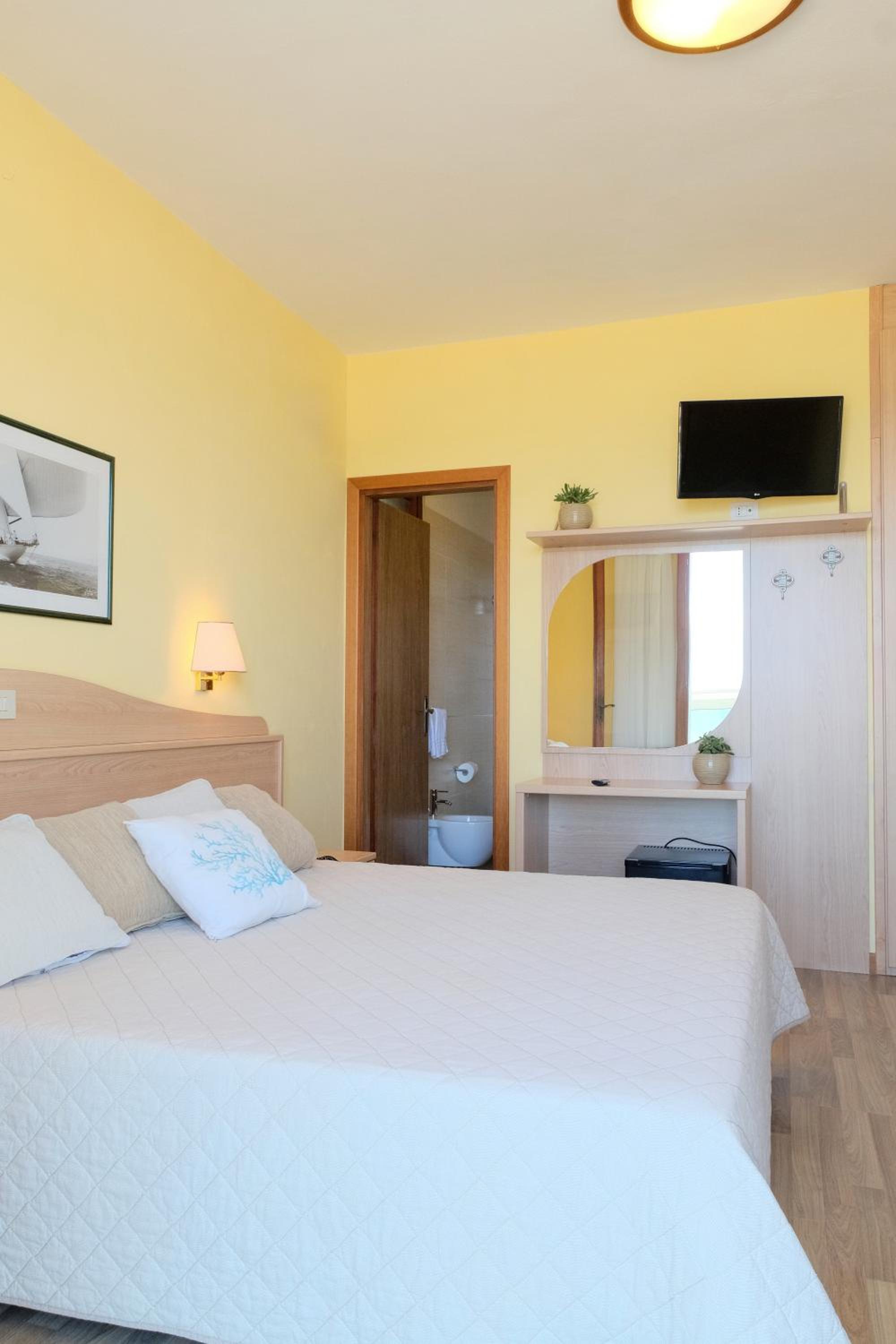 Standard Quadruple Room with Sea View