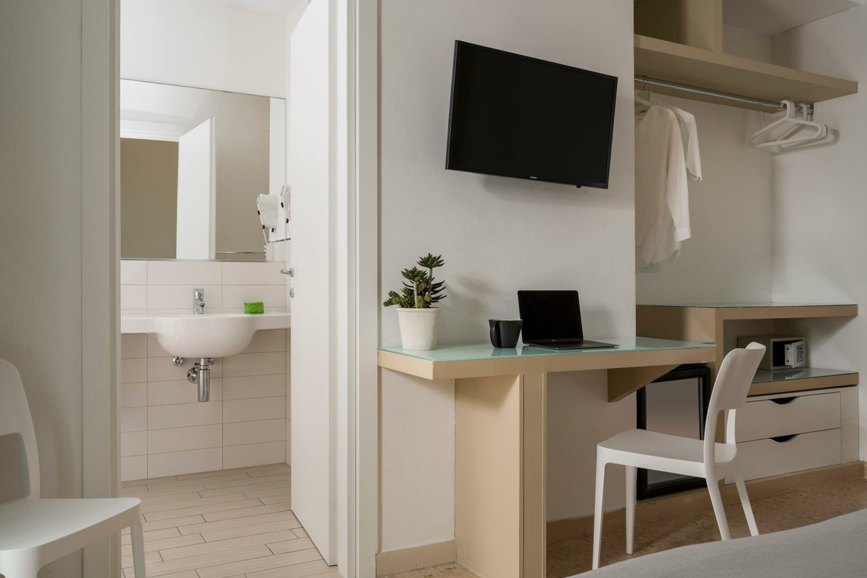 Double or Twin Room with Side Sea View