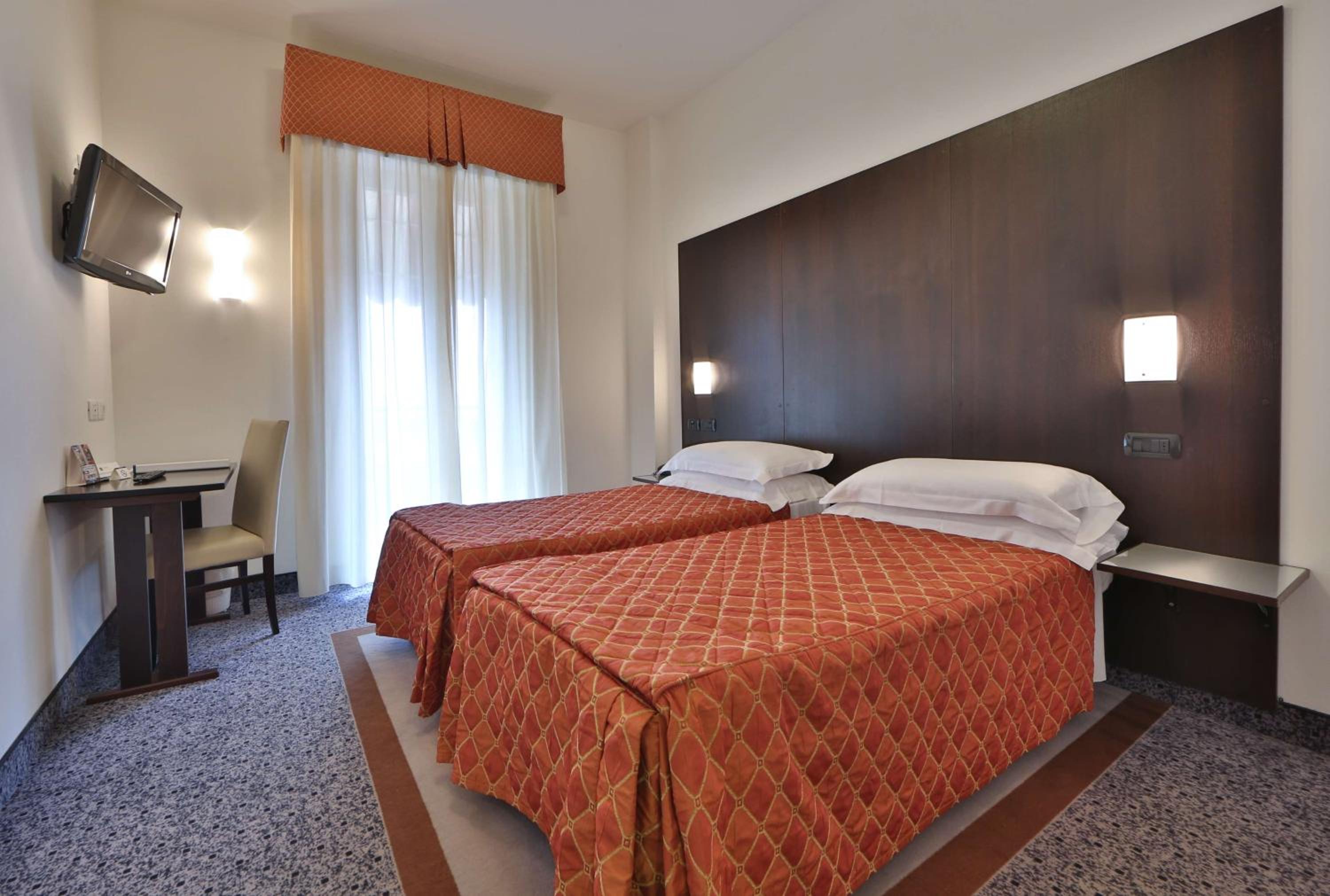 Classic Twin Room