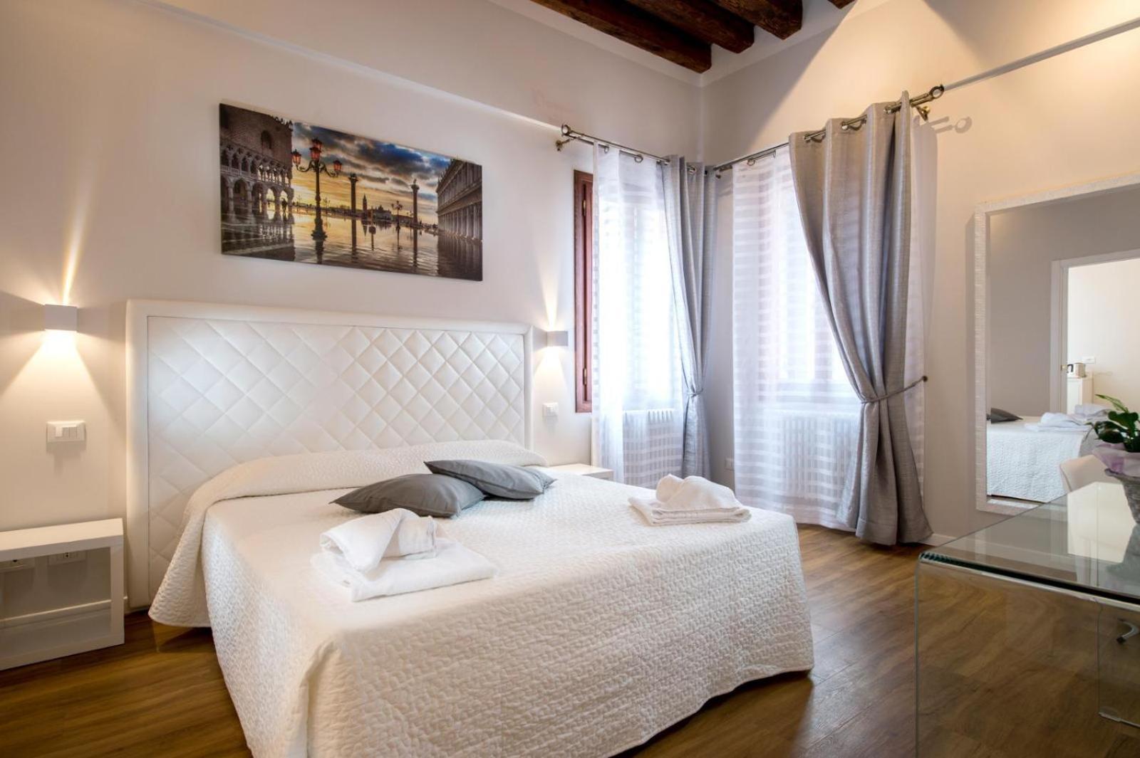 Double Room - Separate Building (no kitchen)