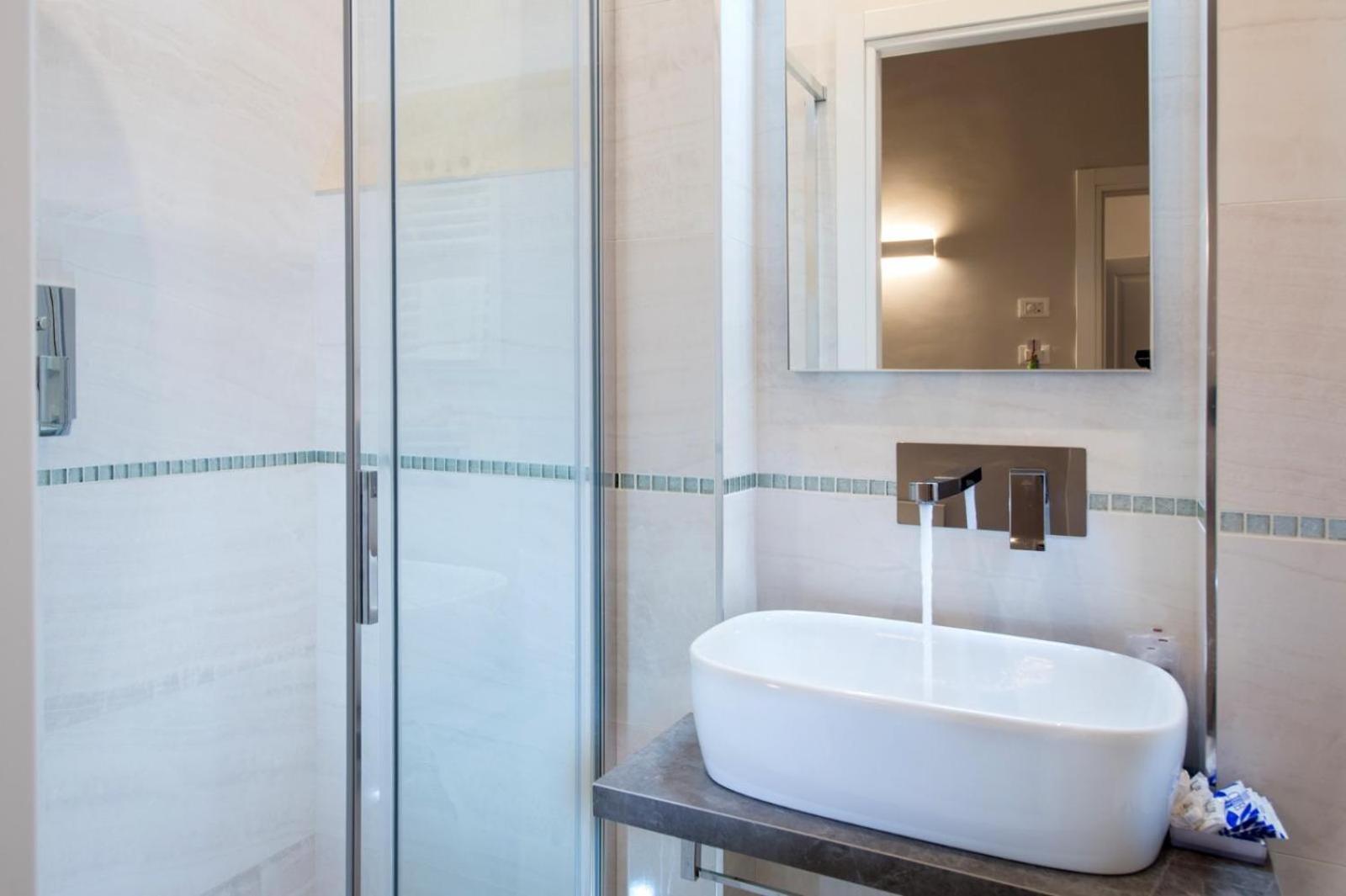 Double Room - Separate Building (no kitchen)