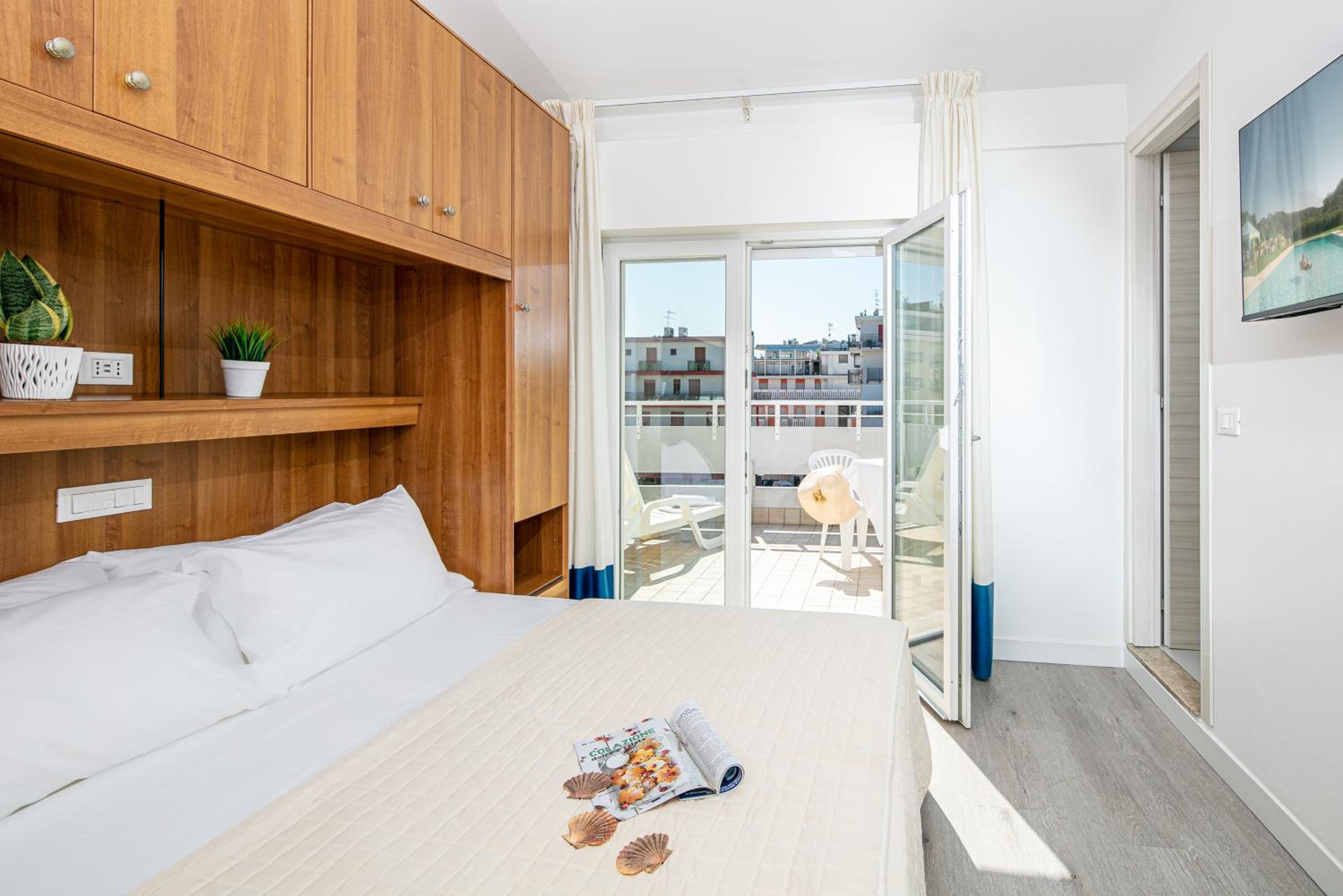 Standard Double Or Twin Room With Terrace