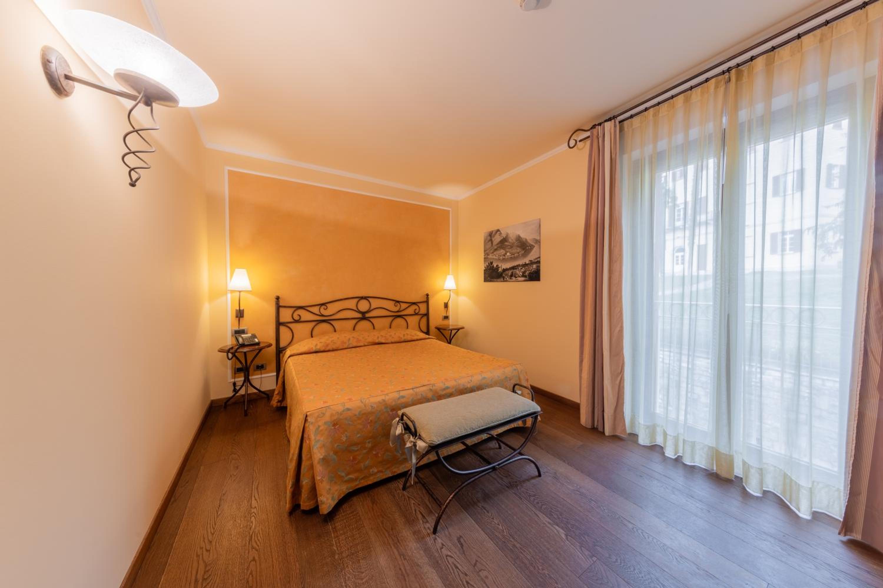 Double or Twin Room with Street View