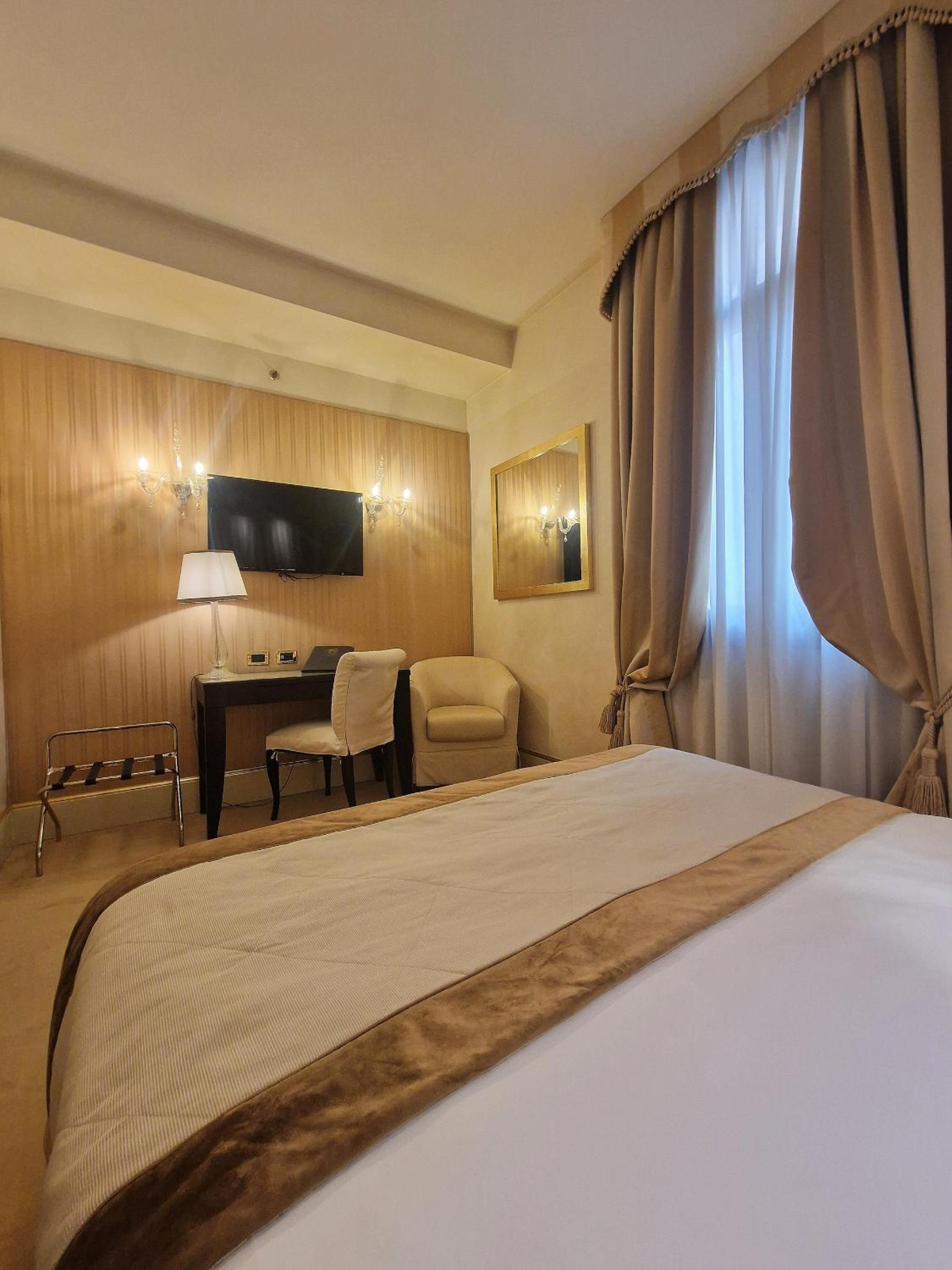 Classic Double Room