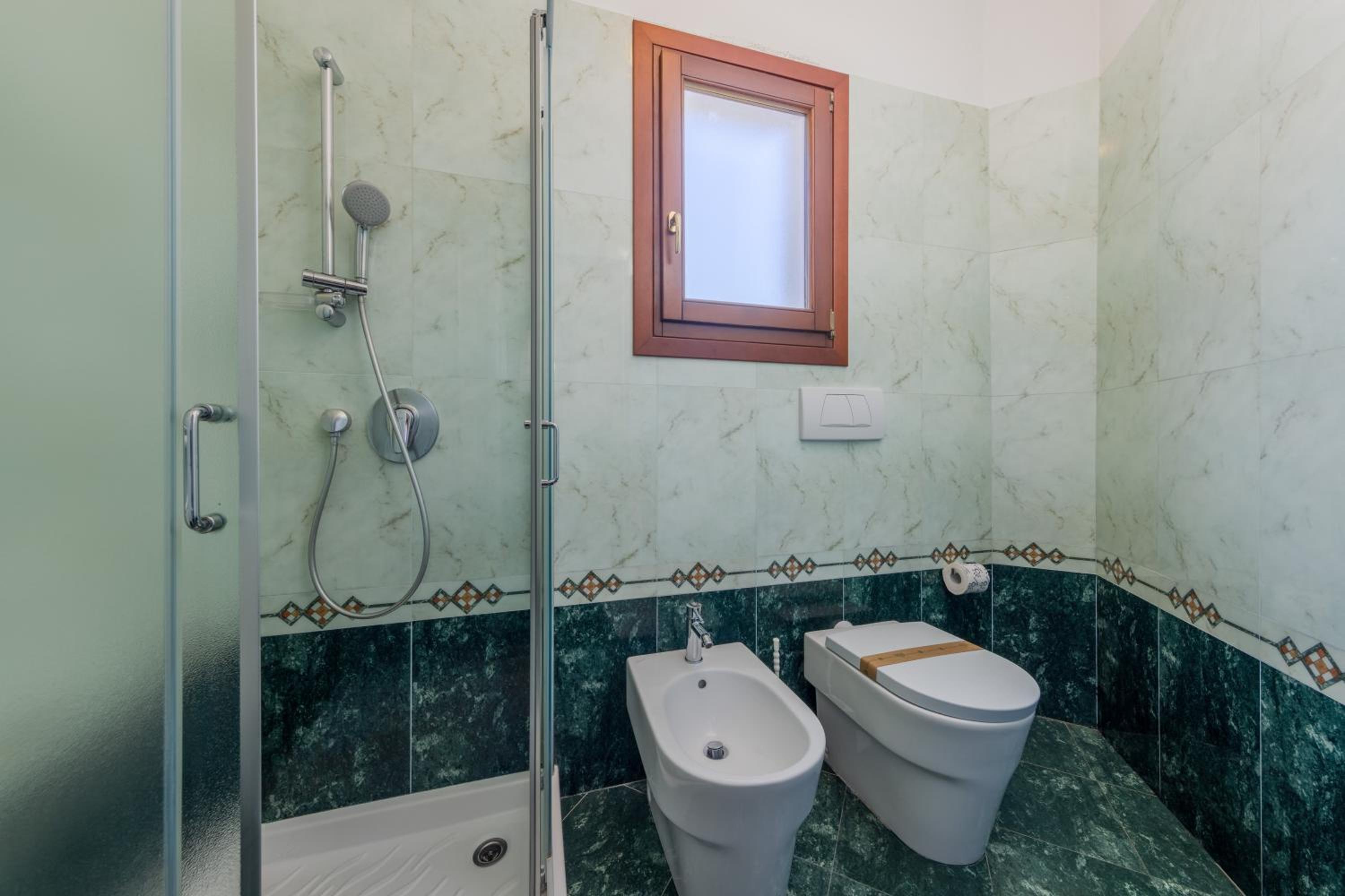 One-Bedroom Apartment with Garden View