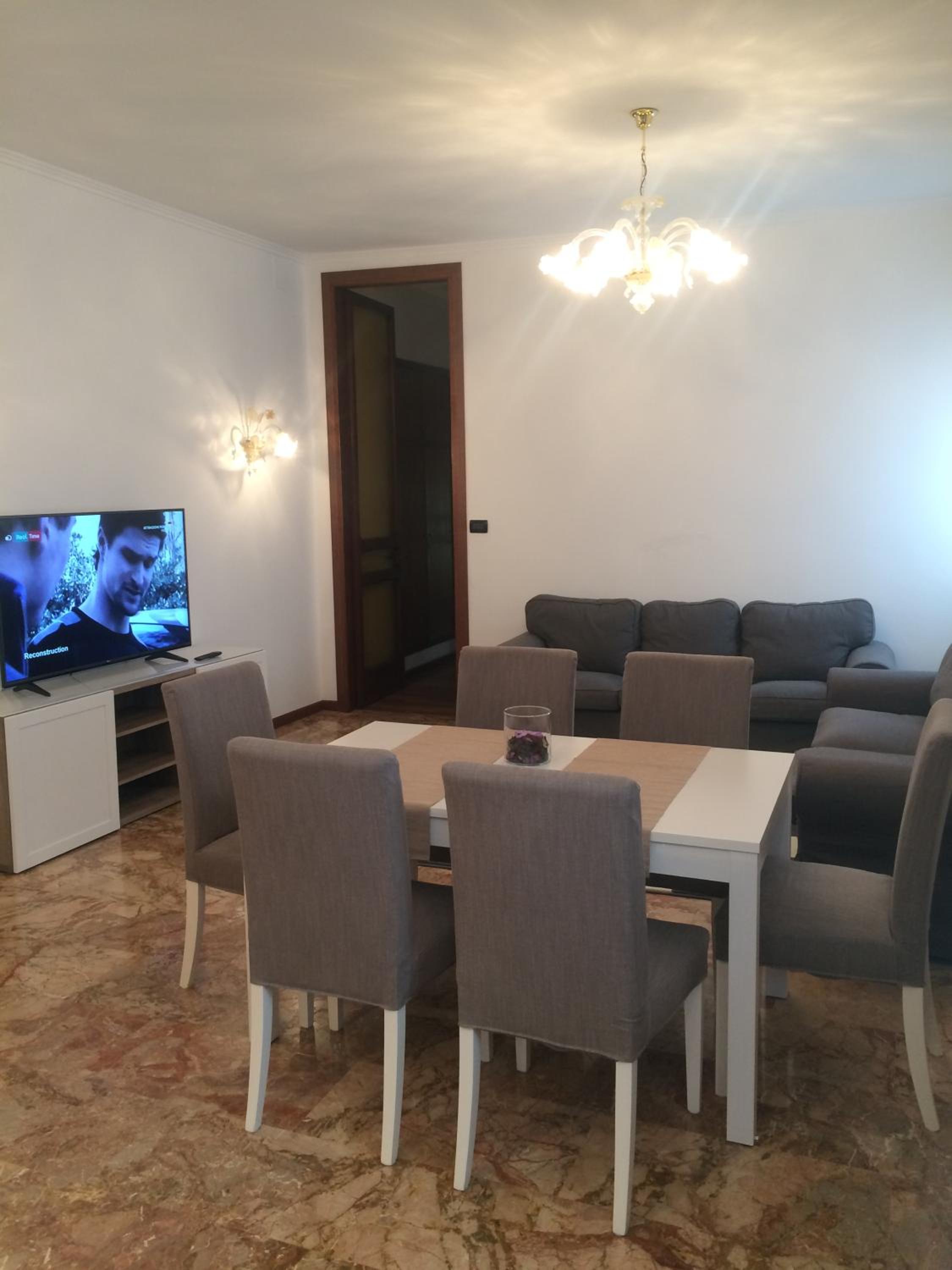 Two-Bedroom Apartment with Canal View - Annex 