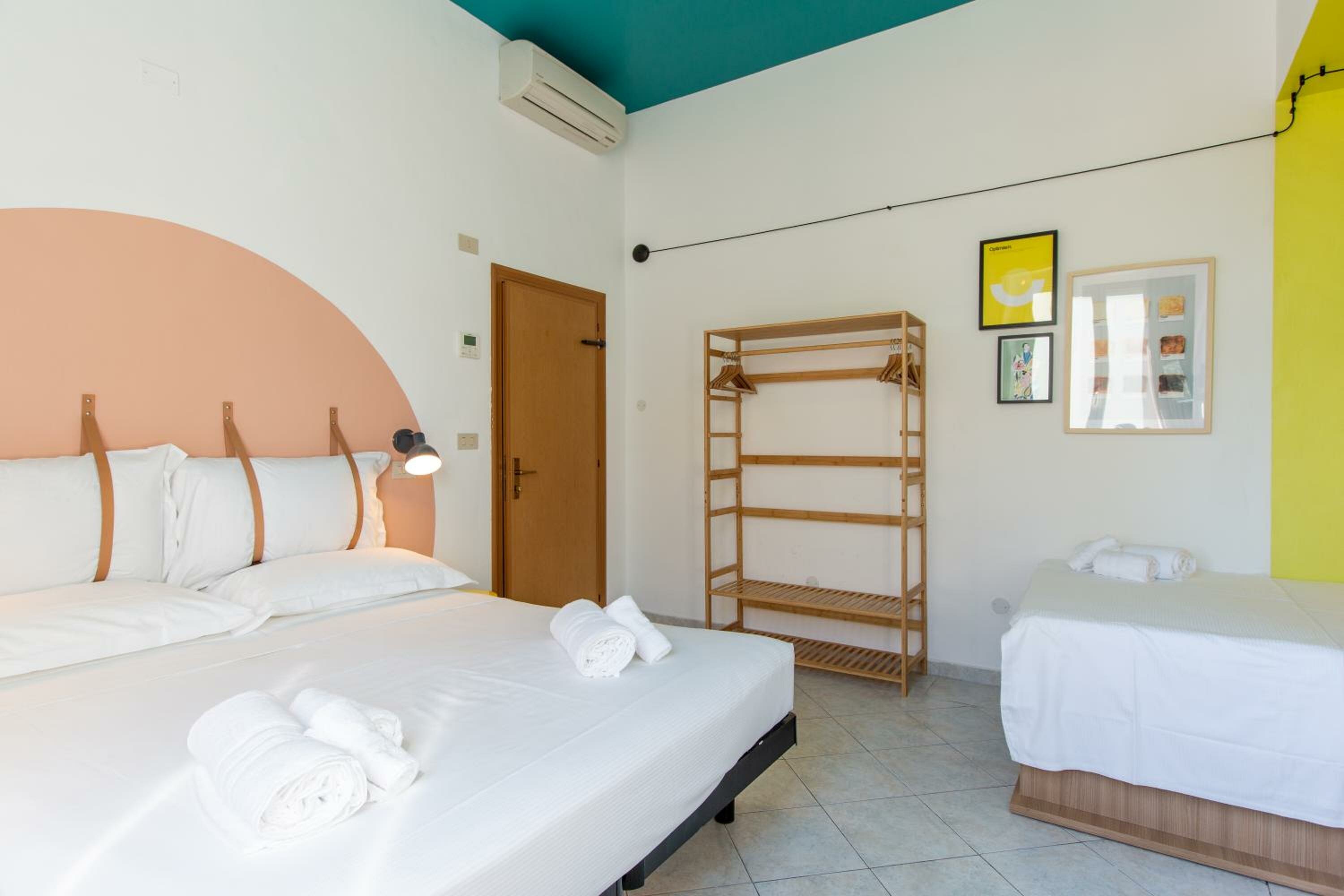 Standard Triple Room With Partial Sea View